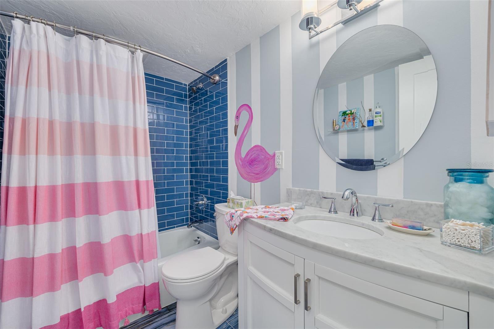 Image 23 of 69 For 8710 Midnight Pass Road 501b