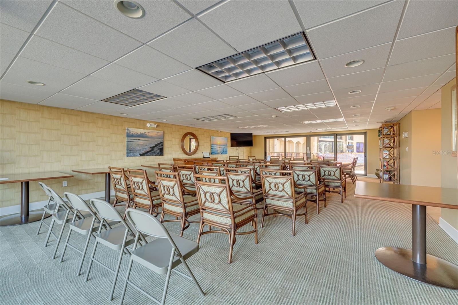 Image 27 of 69 For 8710 Midnight Pass Road 501b