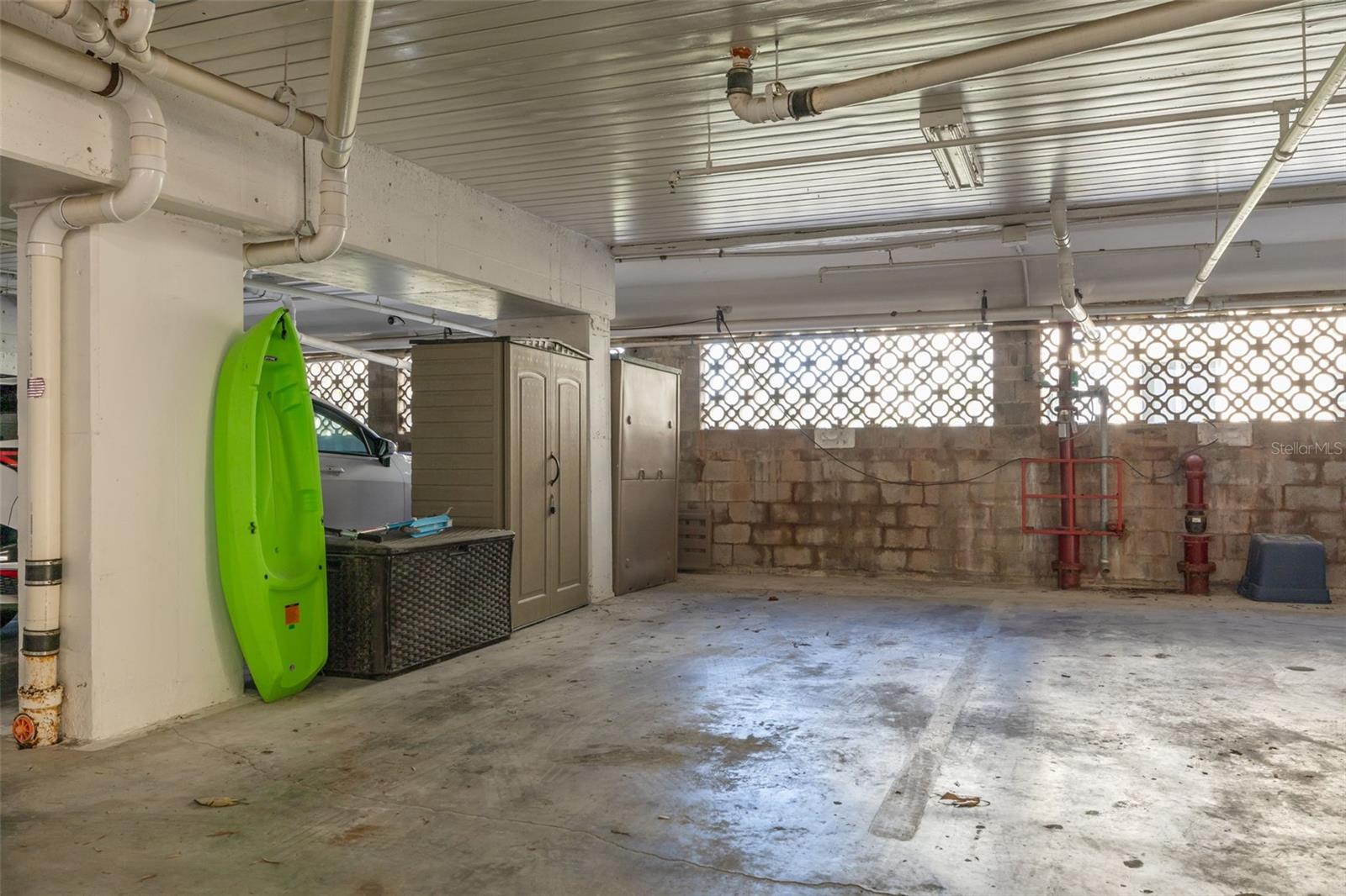 Image 32 of 69 For 8710 Midnight Pass Road 501b