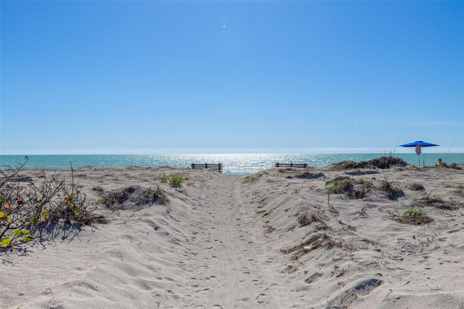 Image 33 of 69 For 8710 Midnight Pass Road 501b