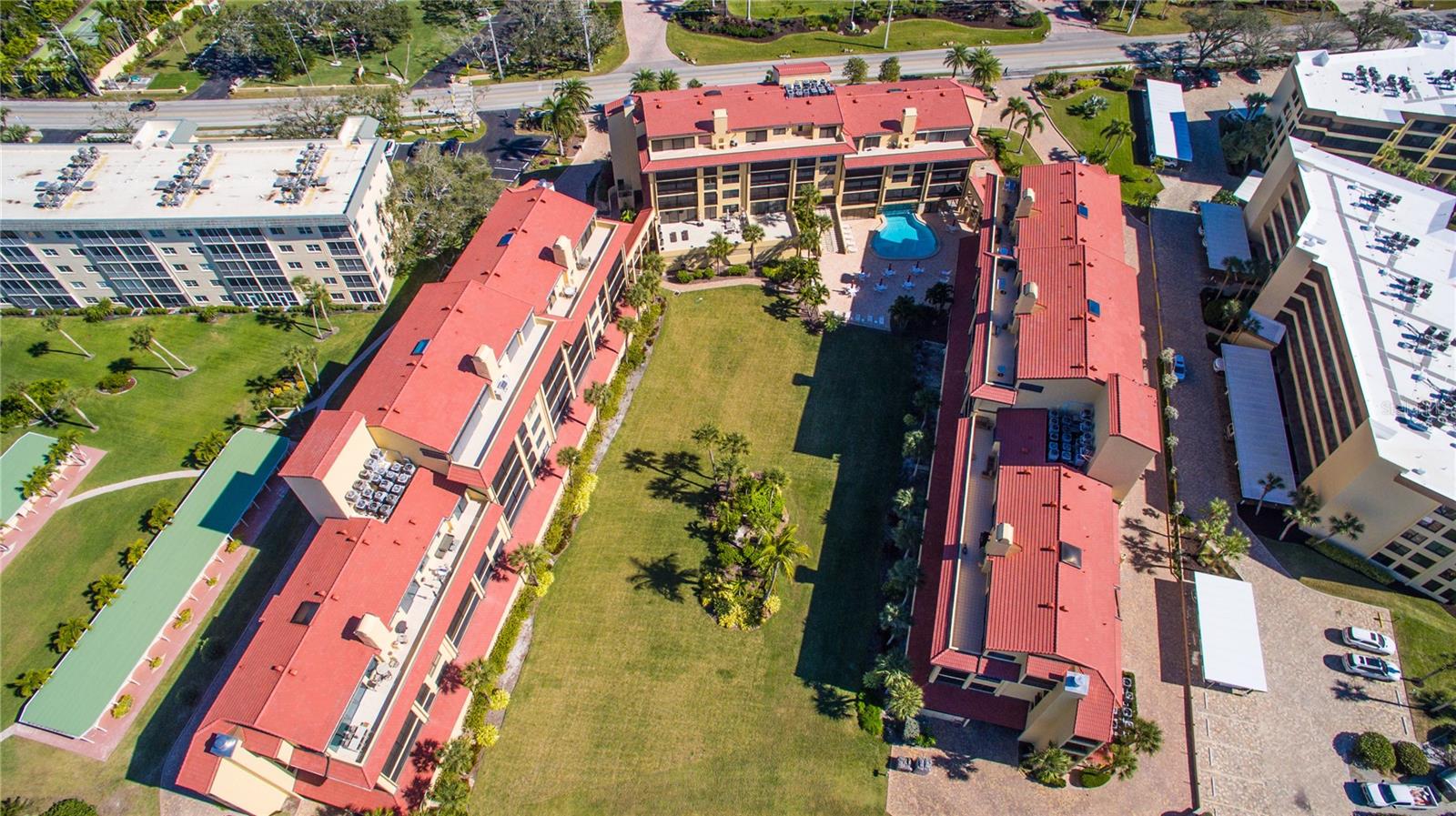 Image 42 of 69 For 8710 Midnight Pass Road 501b