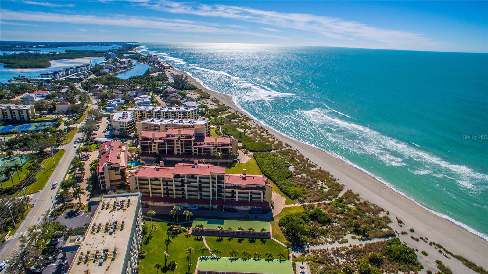 Image 43 of 69 For 8710 Midnight Pass Road 501b