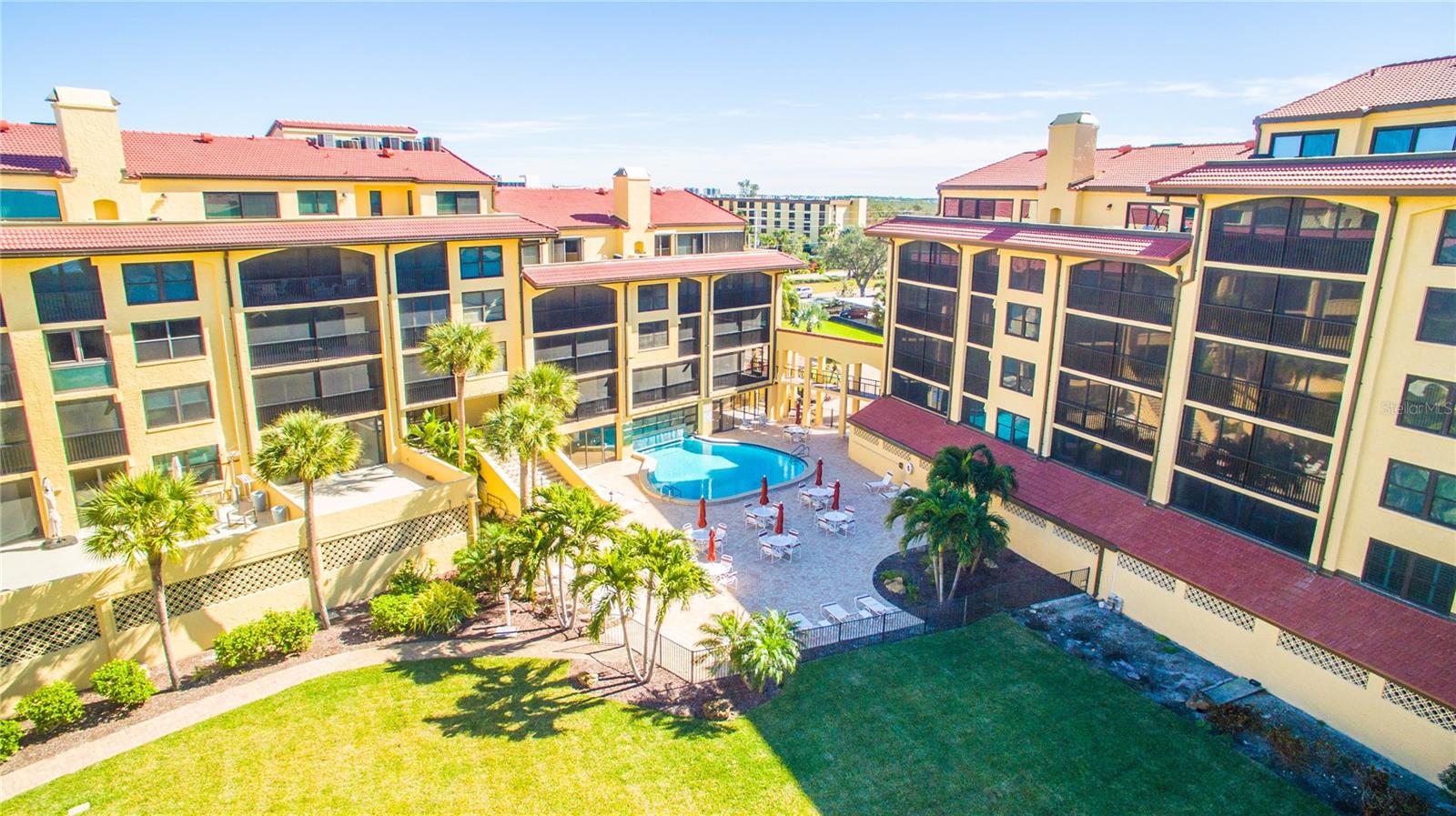 Image 47 of 69 For 8710 Midnight Pass Road 501b