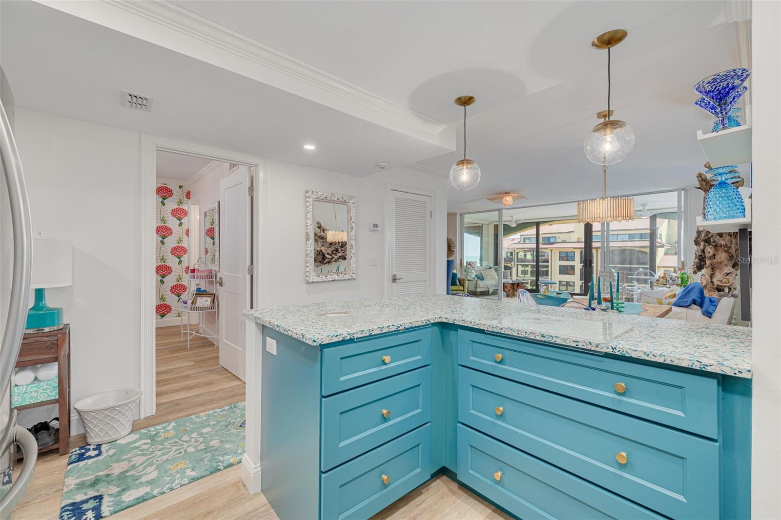 Image 7 of 69 For 8710 Midnight Pass Road 501b