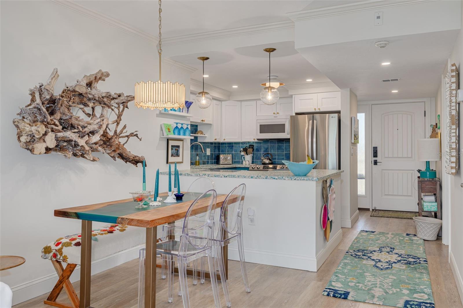 Image 8 of 69 For 8710 Midnight Pass Road 501b