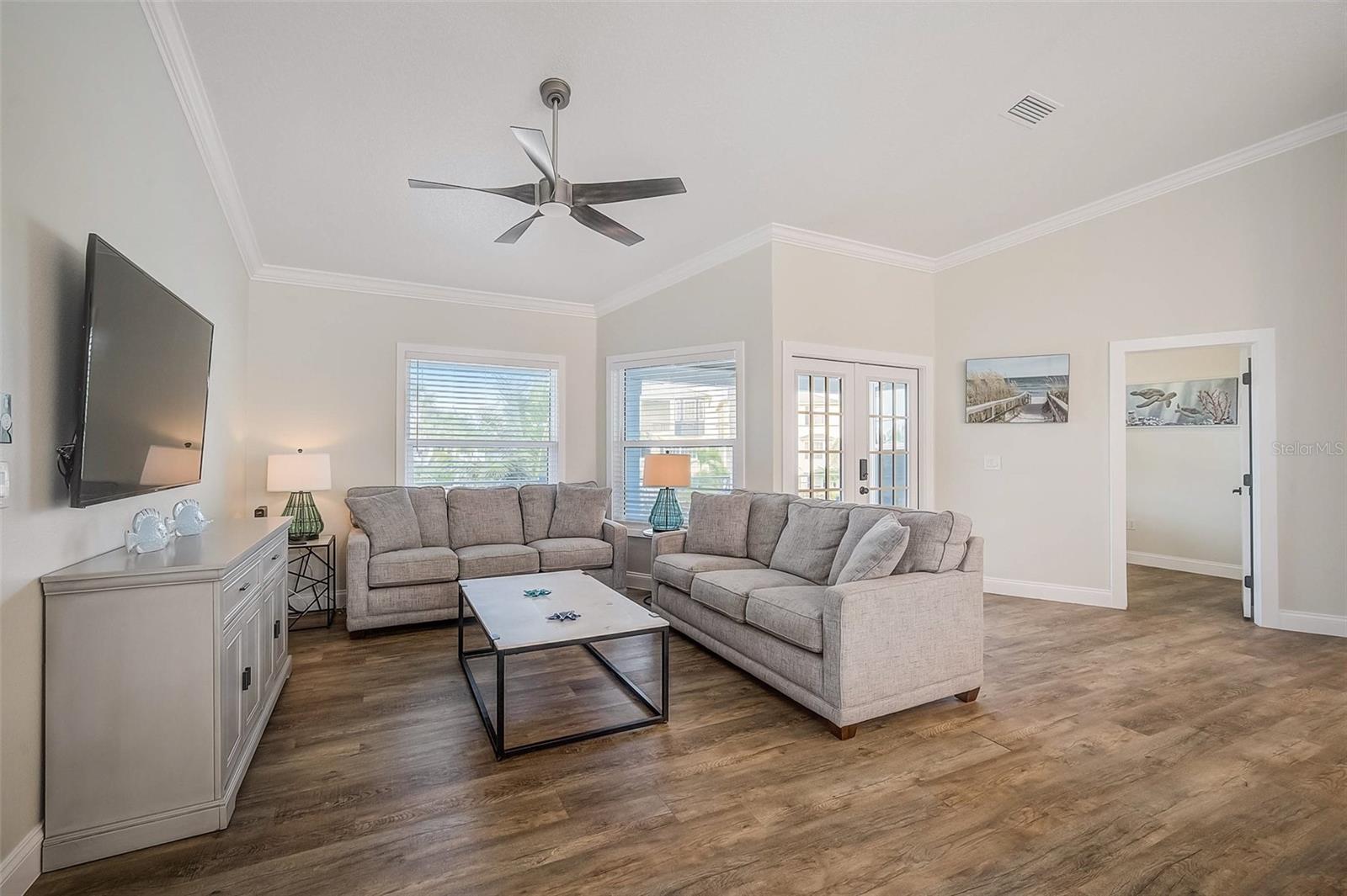 Image 13 of 73 For 5708 Holmes Boulevard