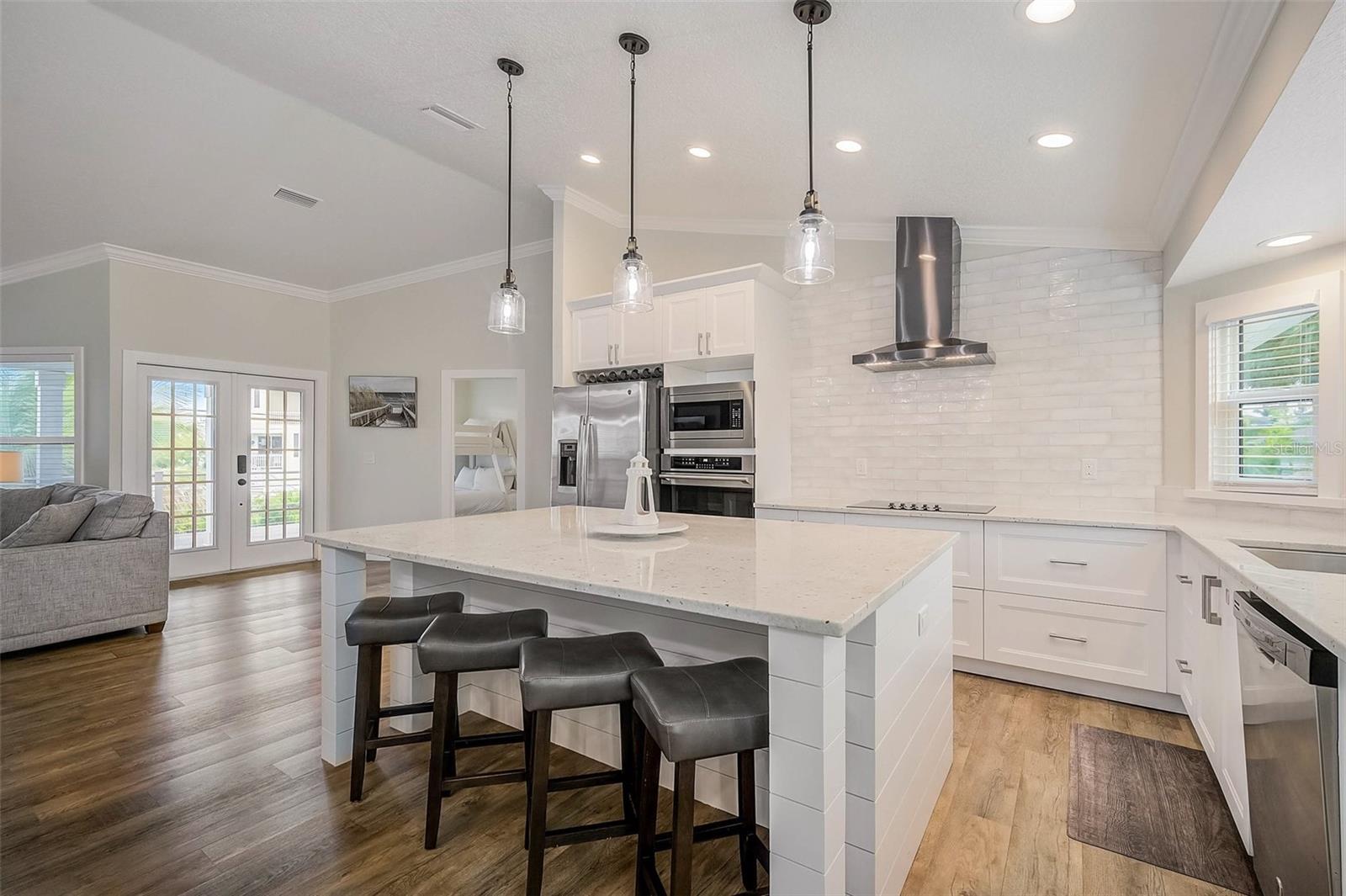 Image 7 of 73 For 5708 Holmes Boulevard