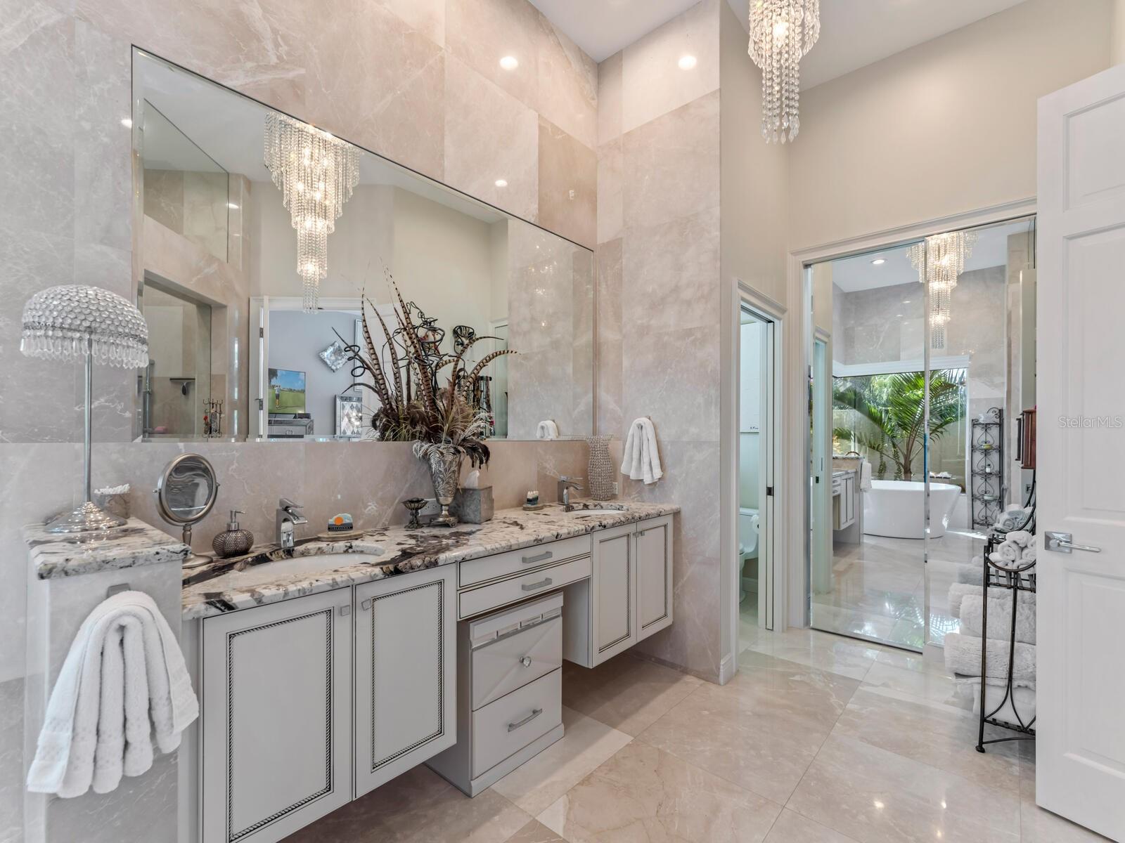 Image 19 of 54 For 8687 Woodbriar Drive