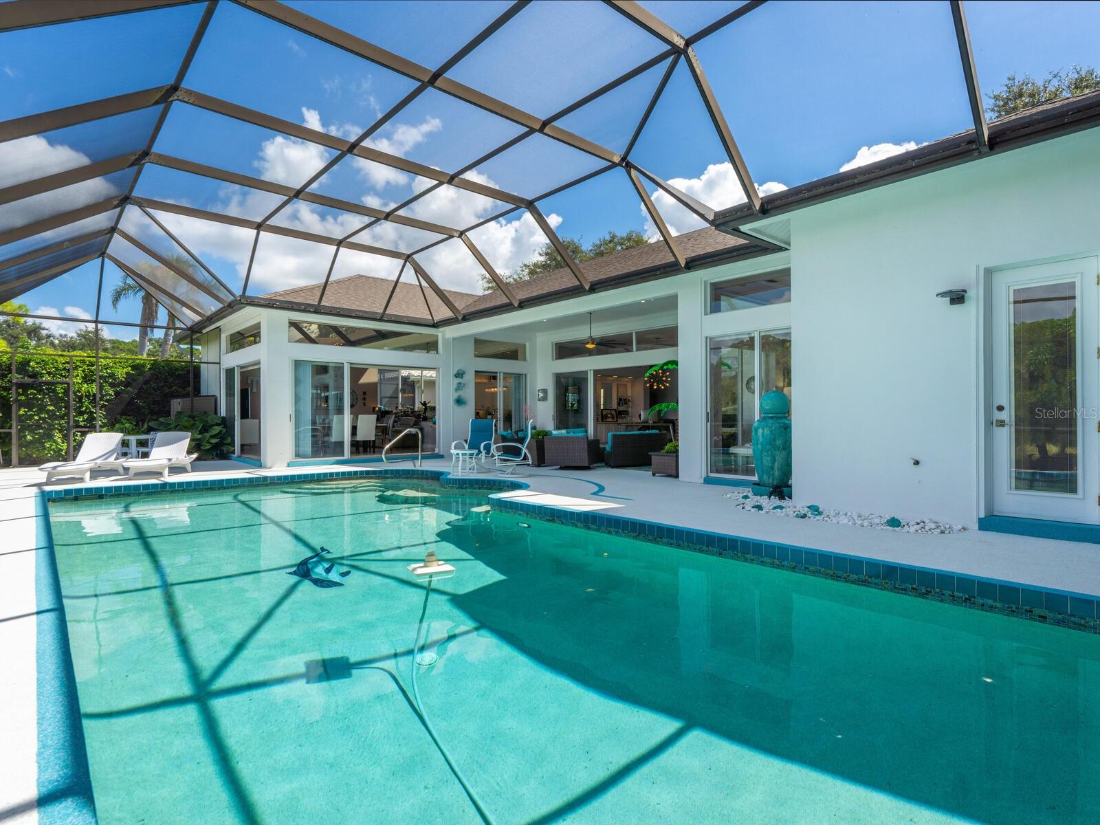 Image 37 of 54 For 8687 Woodbriar Drive