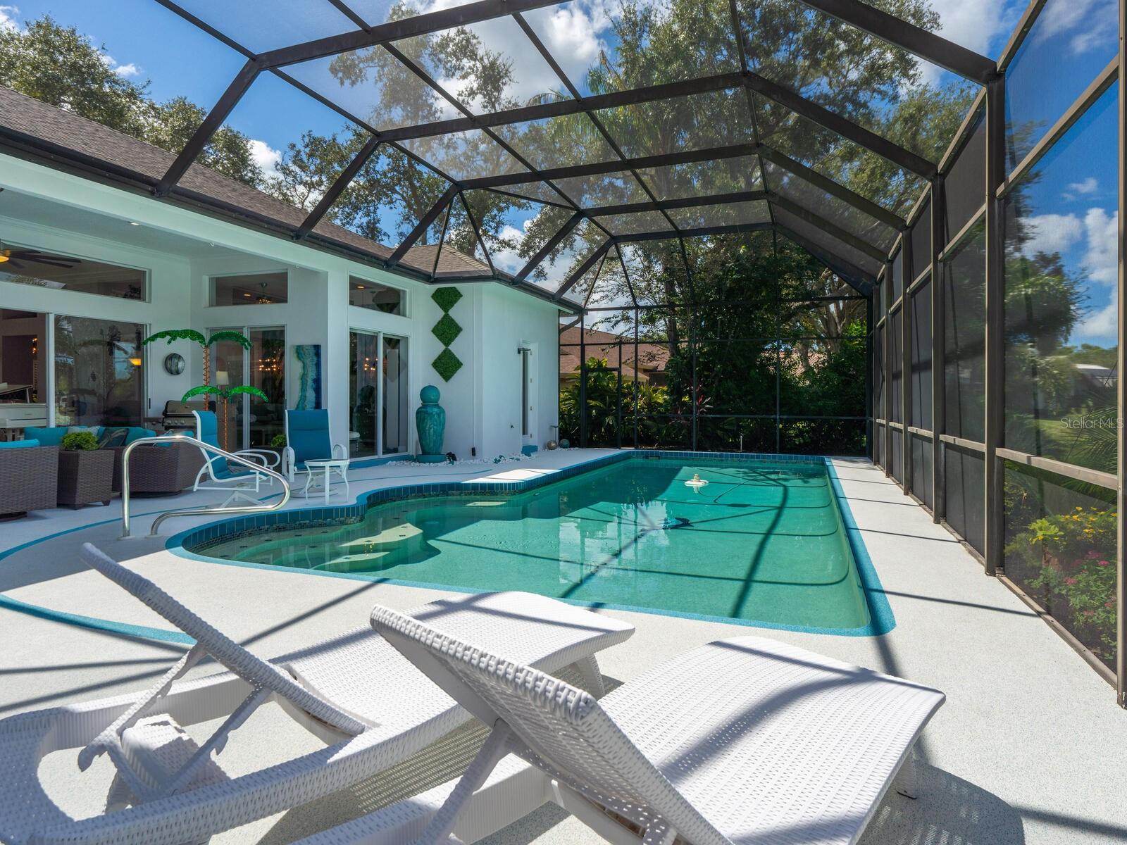 Image 38 of 54 For 8687 Woodbriar Drive