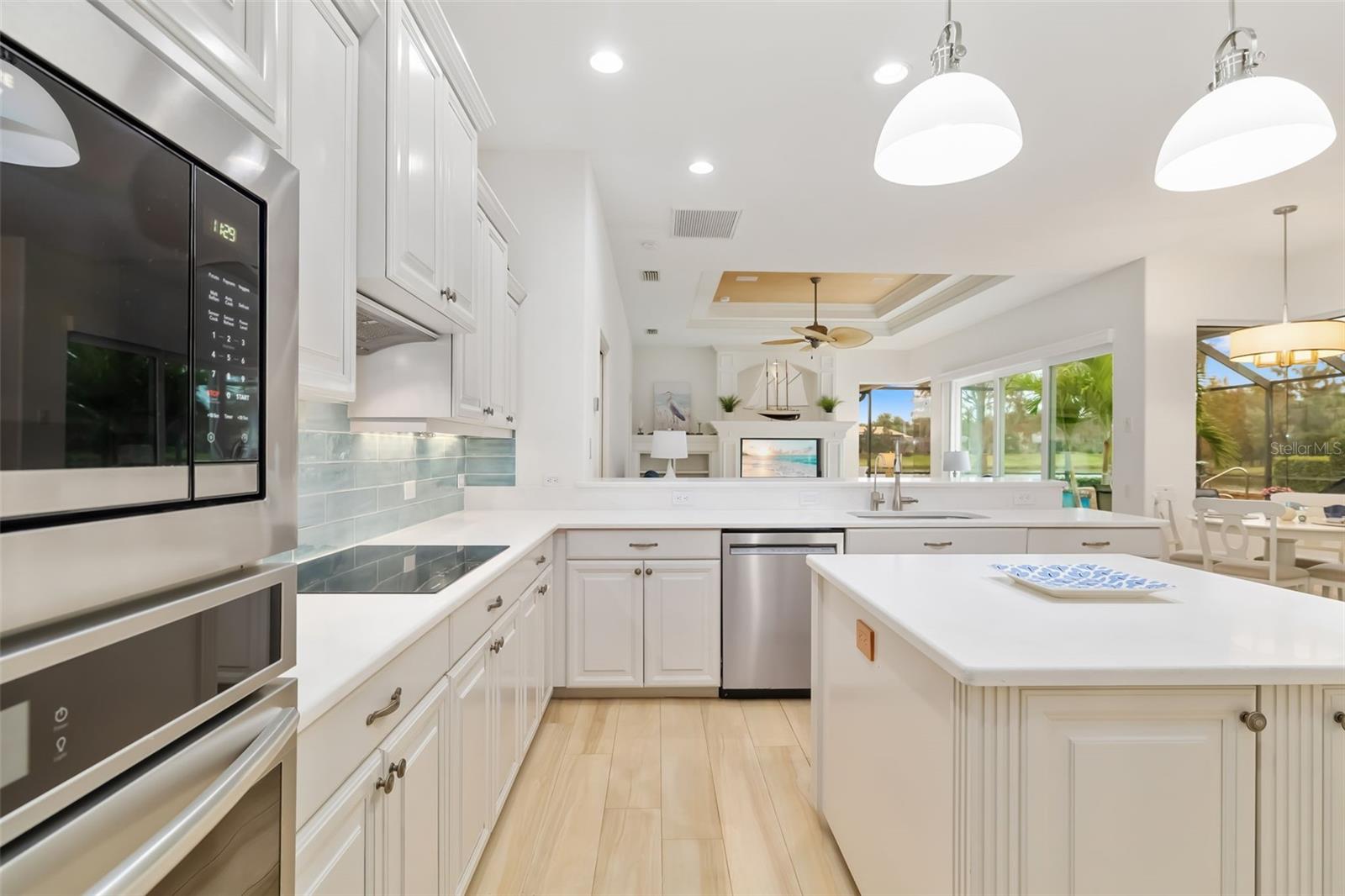 Image 22 of 90 For 11528 Savannah Lakes Drive