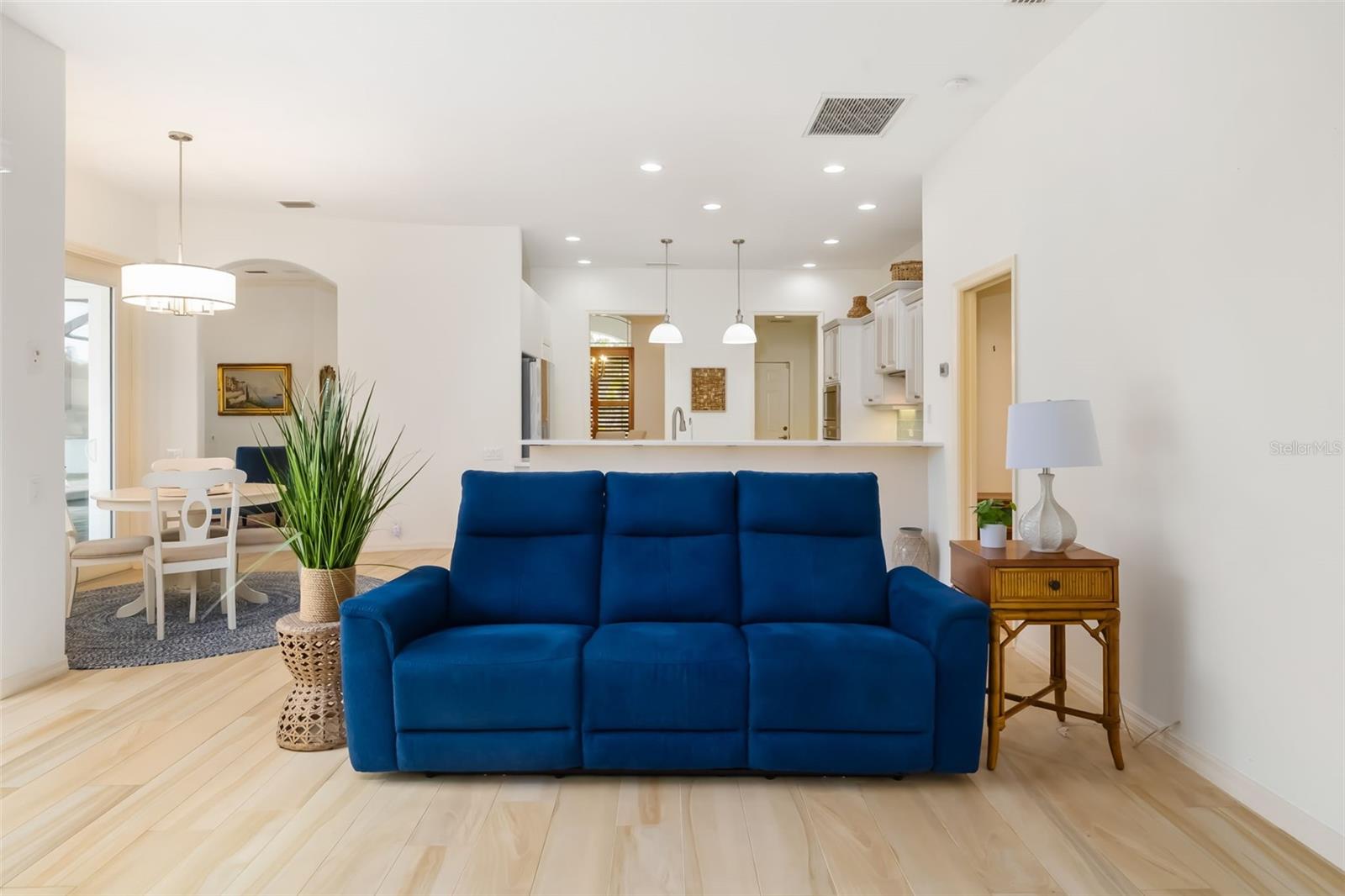 Image 28 of 90 For 11528 Savannah Lakes Drive