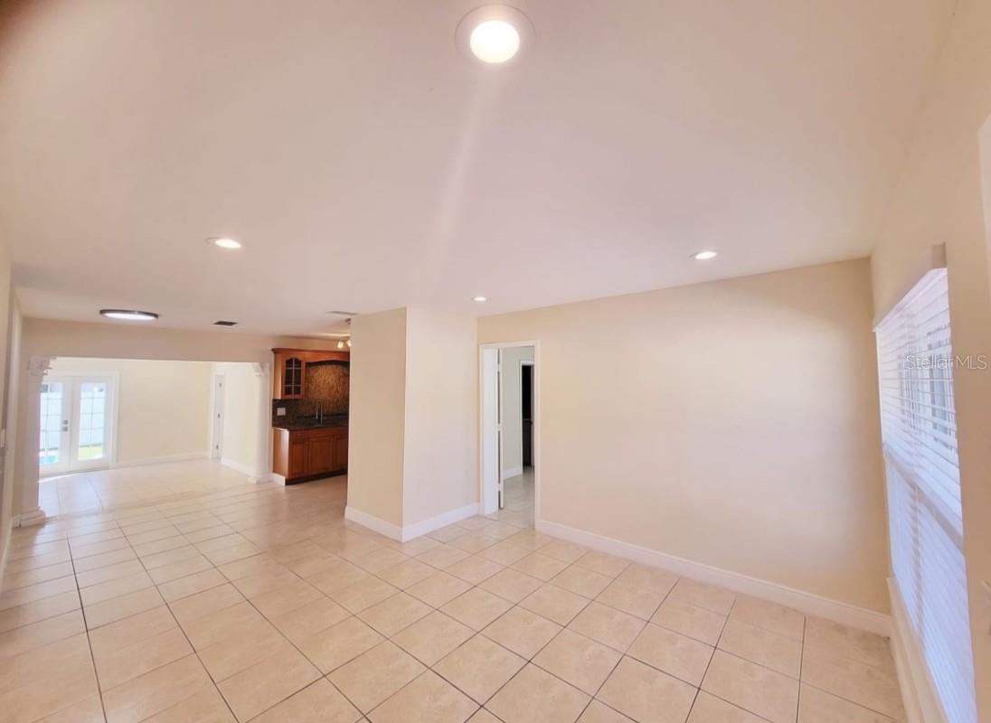 Image 5 of 6 For 8605 May Circle