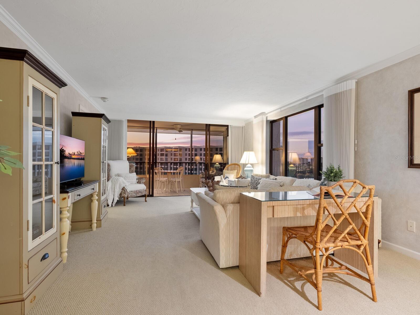 Image 11 of 62 For 5790 Midnight Pass Road 510