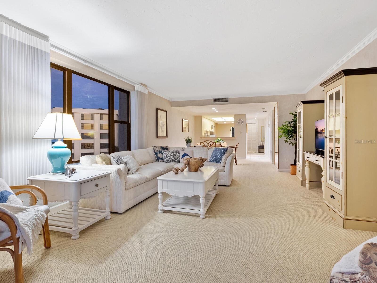 Image 15 of 62 For 5790 Midnight Pass Road 510