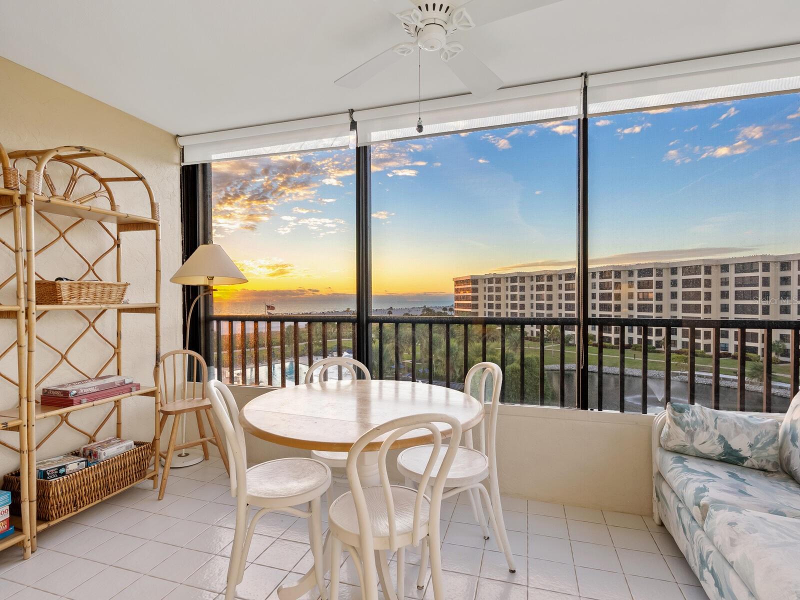 Image 16 of 62 For 5790 Midnight Pass Road 510