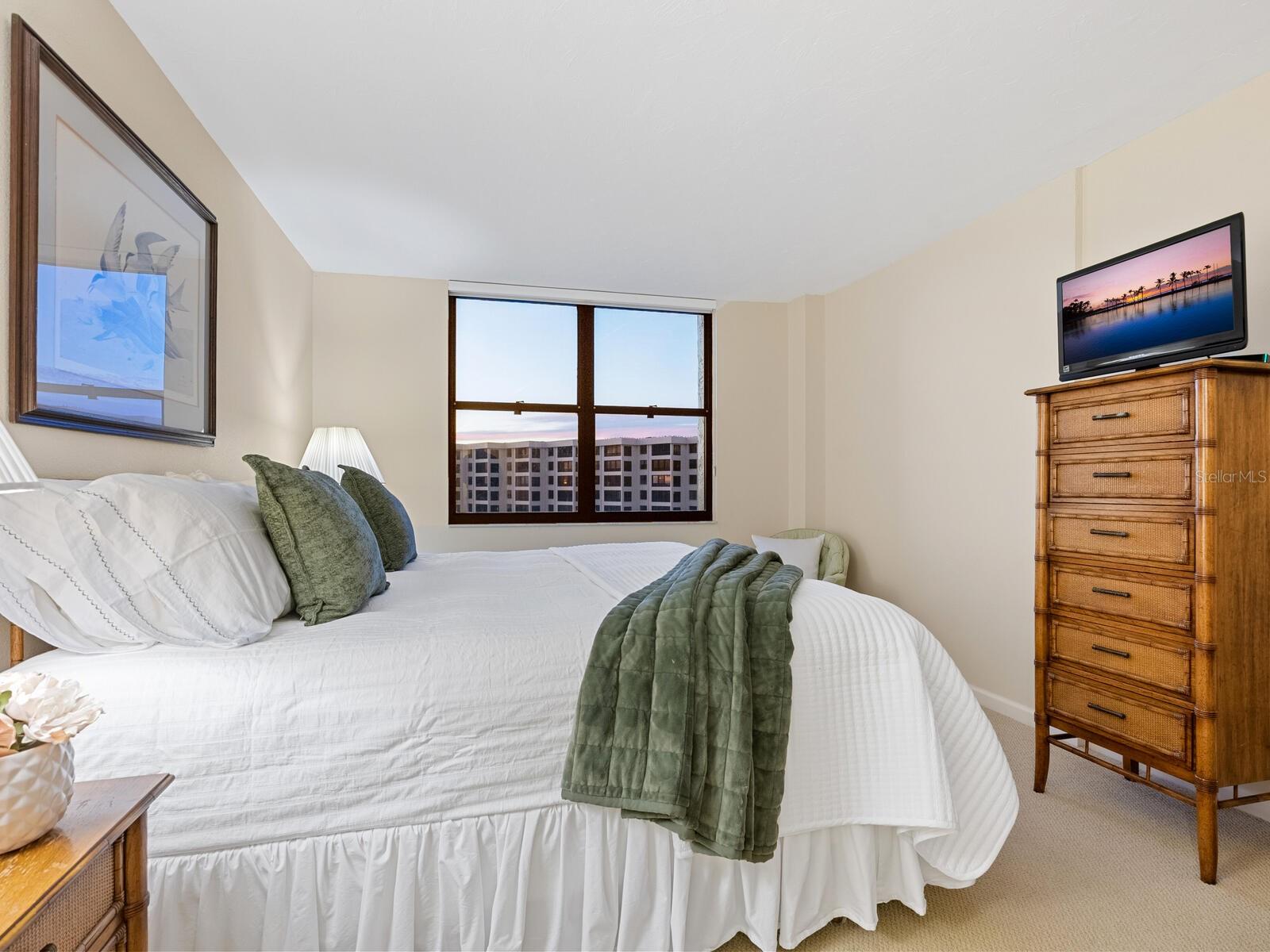 Image 26 of 62 For 5790 Midnight Pass Road 510