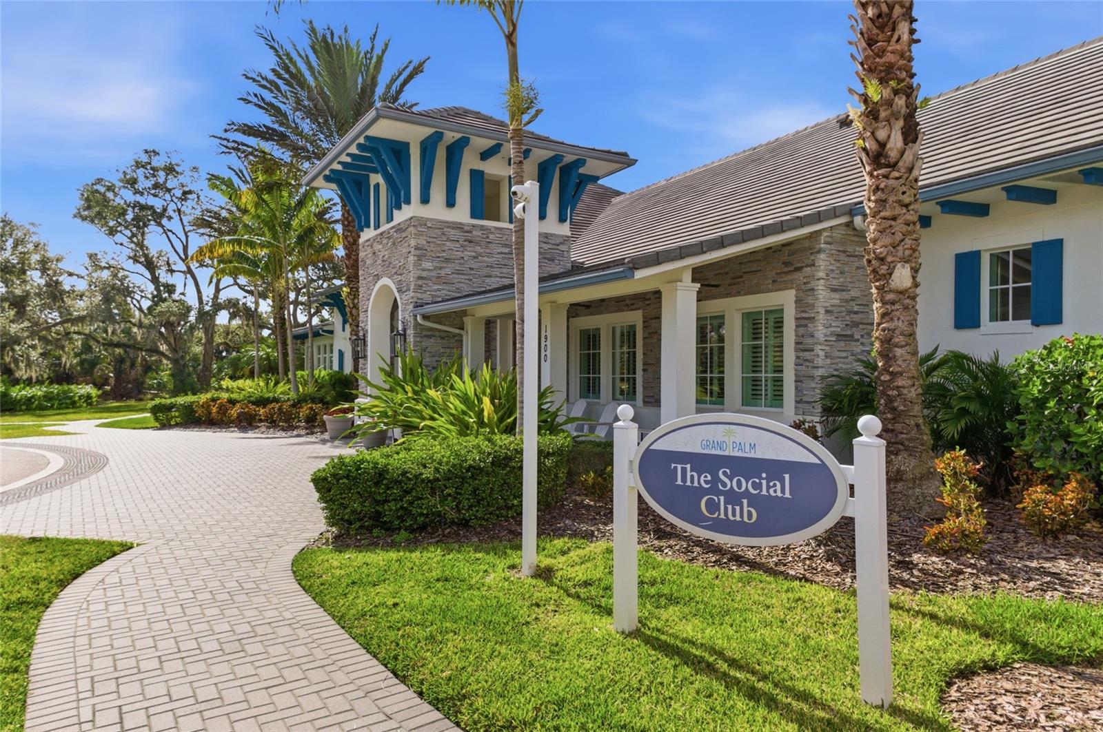 Image 30 of 37 For 12642 Shimmering Oak Circle