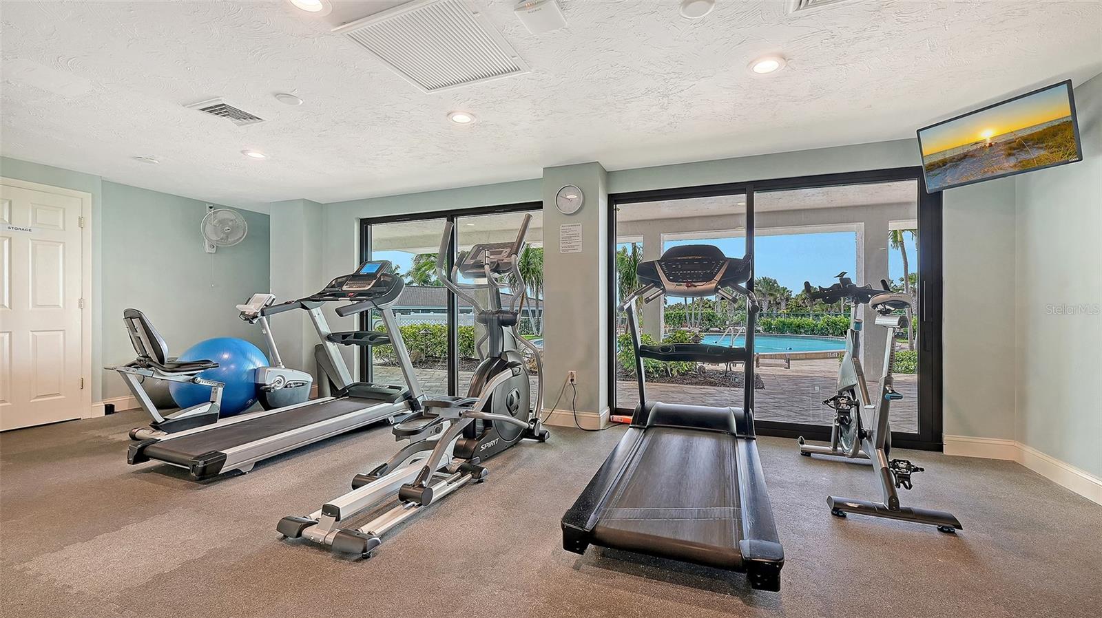 Image 40 of 48 For 1 Benjamin Franklin Drive 55