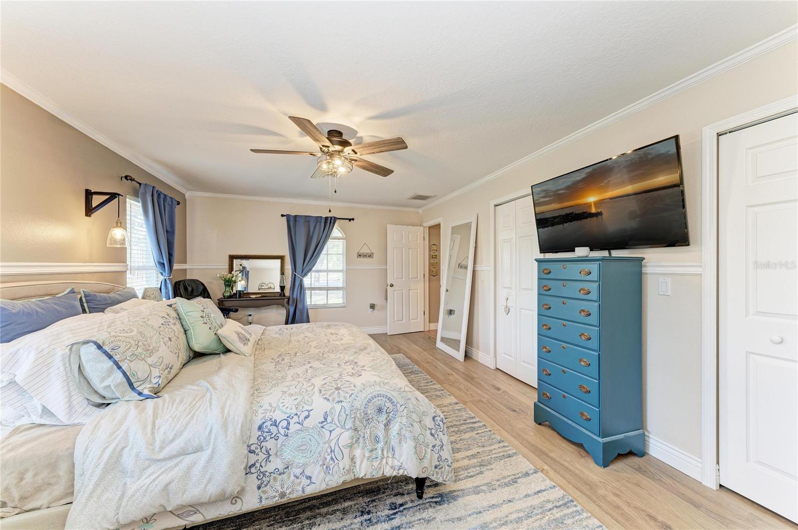 Image 21 of 54 For 22120 26th Avenue E