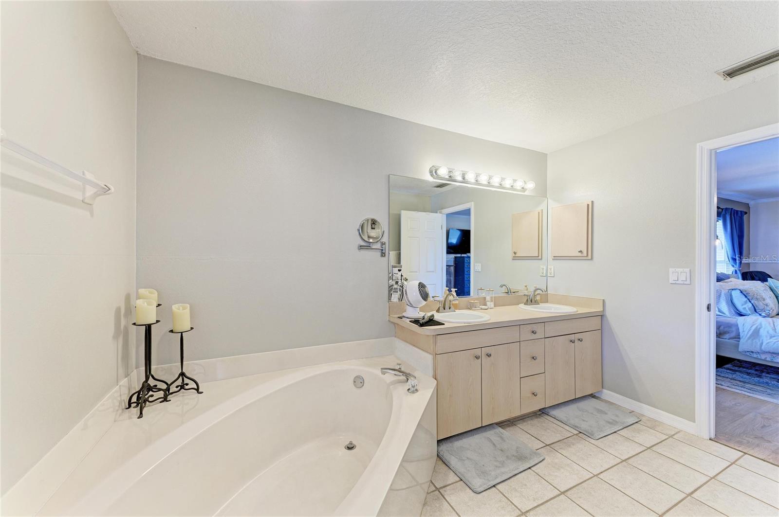 Image 24 of 54 For 22120 26th Avenue E