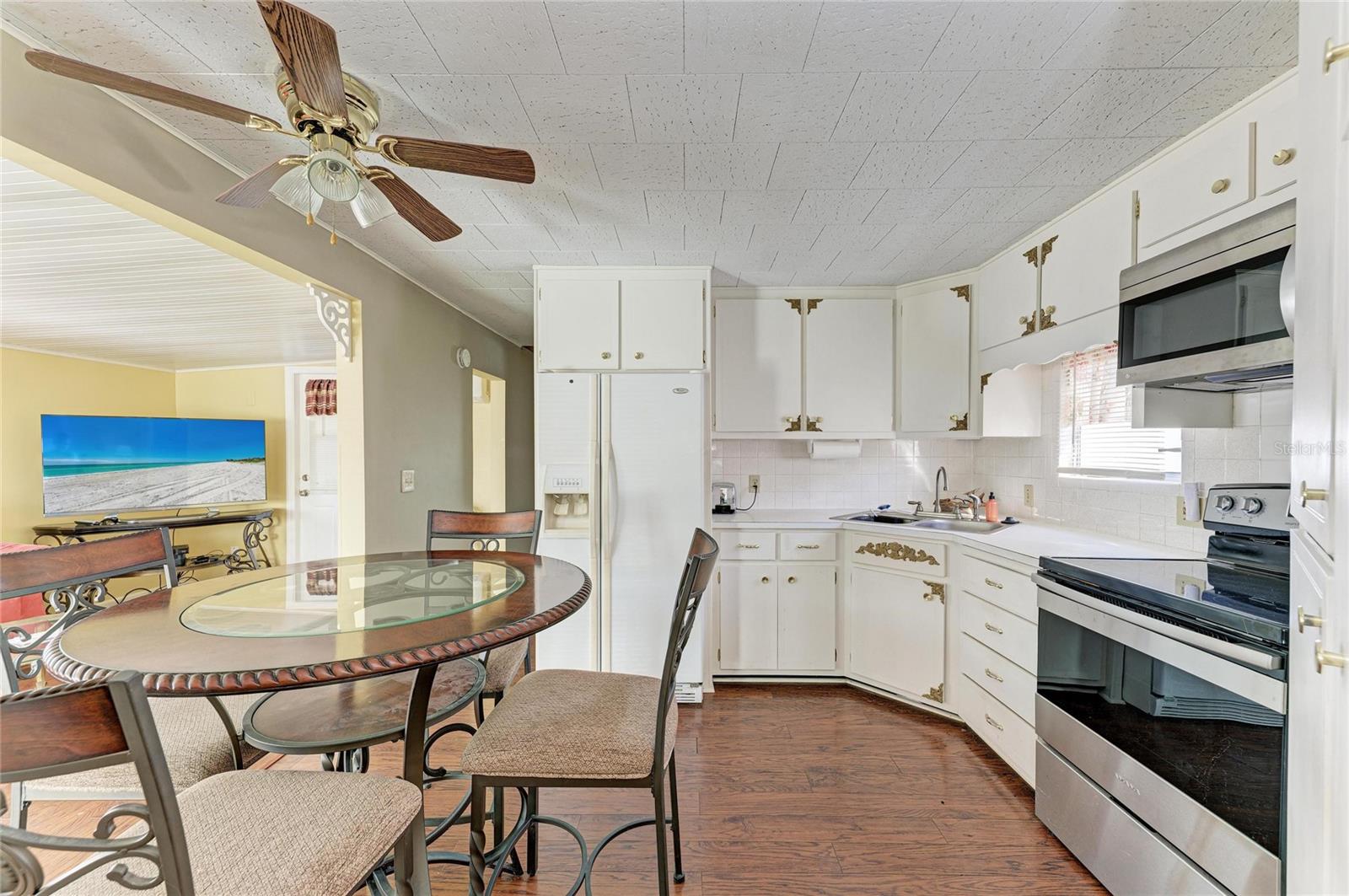 Image 10 of 31 For 415 Dublin Avenue