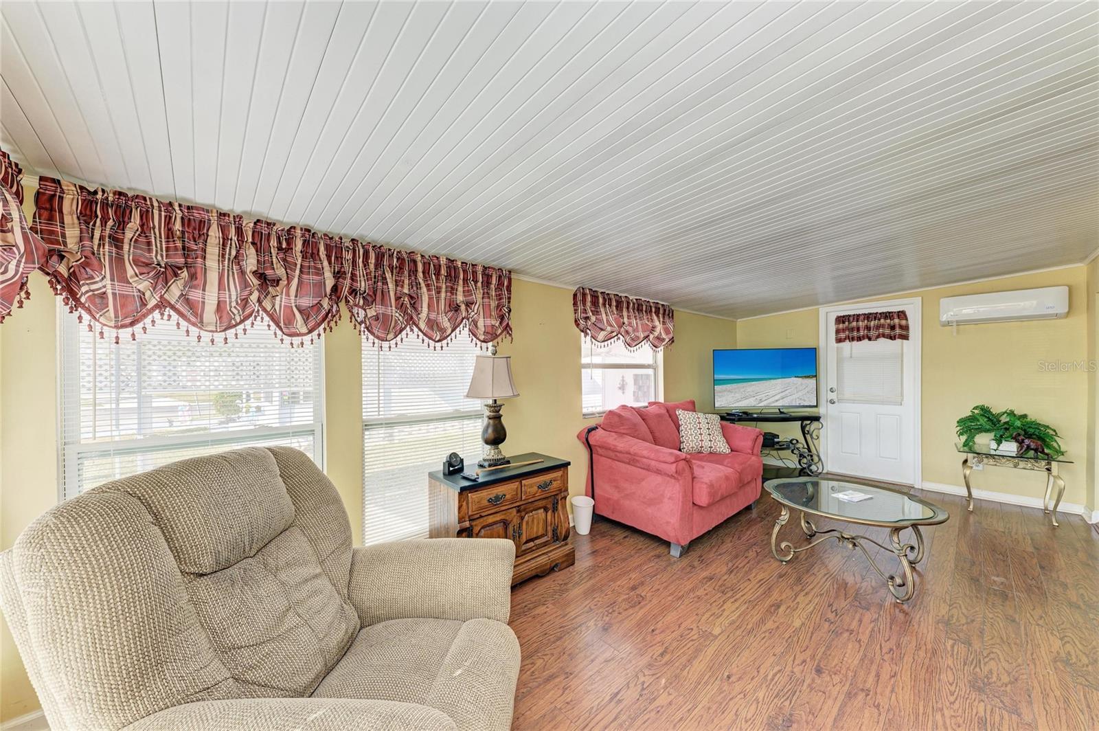 Image 4 of 31 For 415 Dublin Avenue