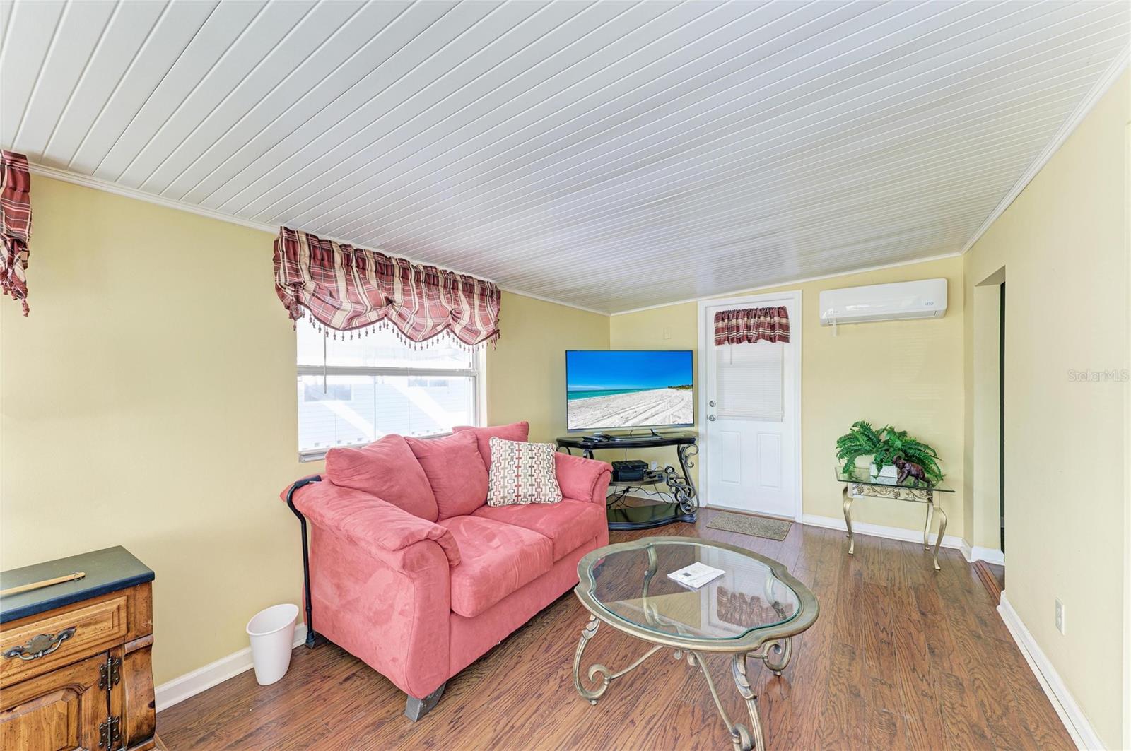 Image 6 of 31 For 415 Dublin Avenue