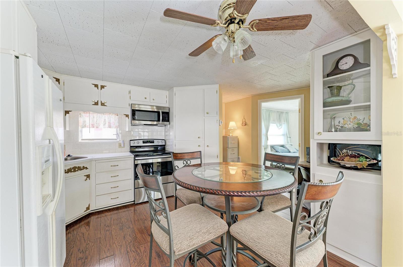 Image 8 of 31 For 415 Dublin Avenue