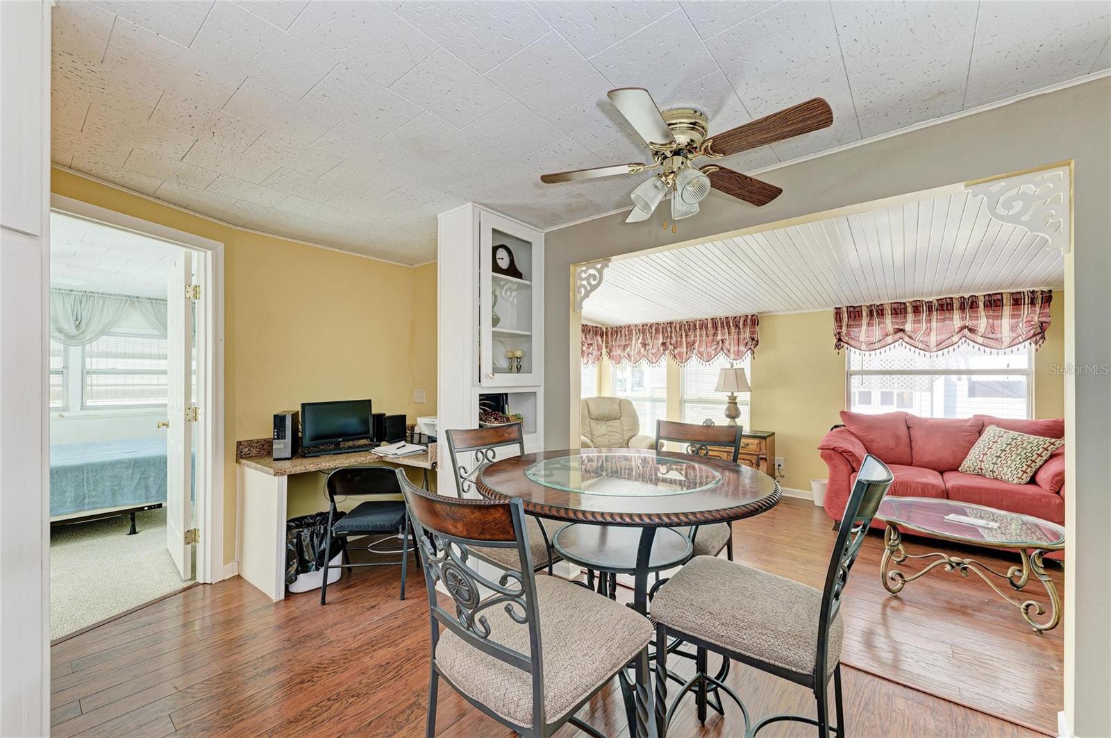 Image 9 of 31 For 415 Dublin Avenue