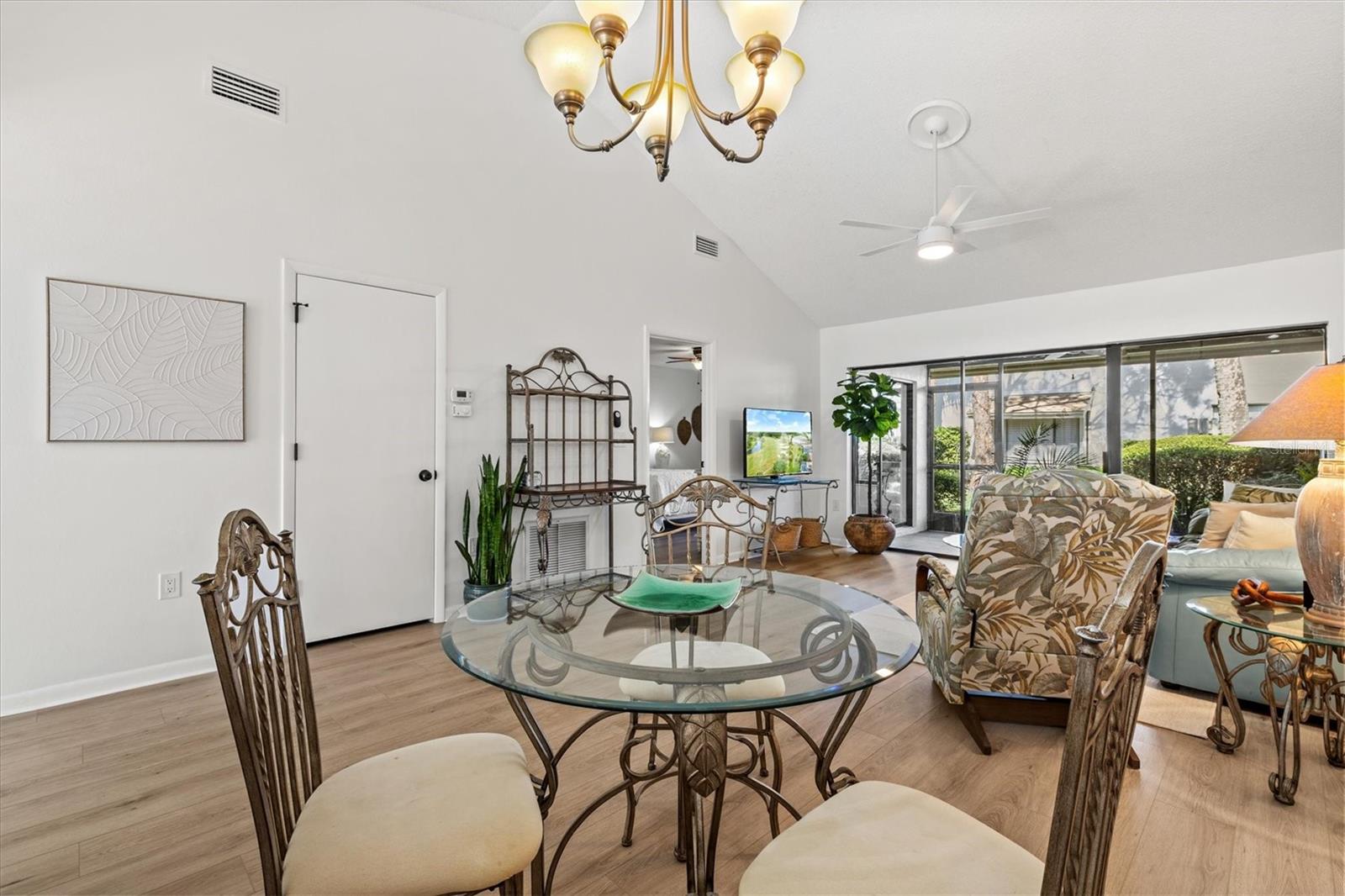 Image 7 of 50 For 5354 Myrtle Wood  50