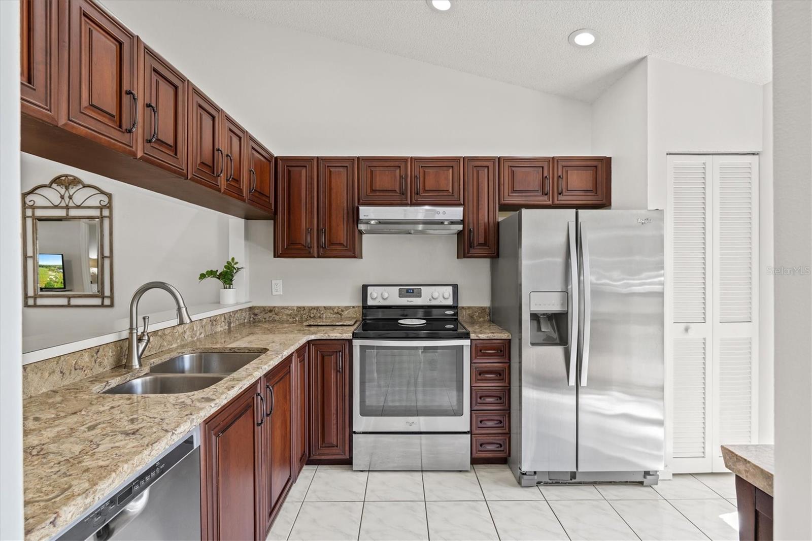 Image 9 of 50 For 5354 Myrtle Wood  50