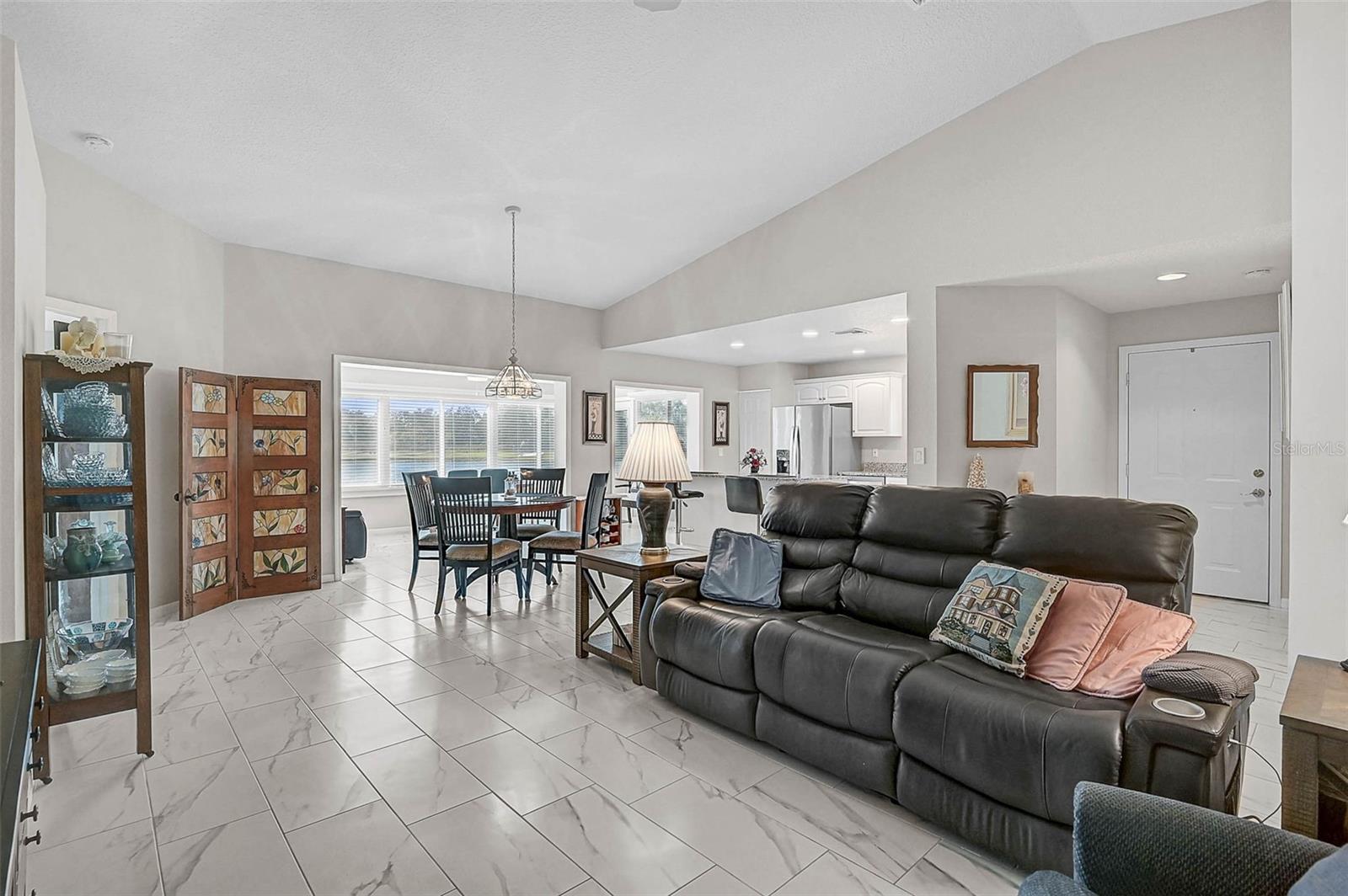 Image 11 of 40 For 1611 Fairway Oaks Drive