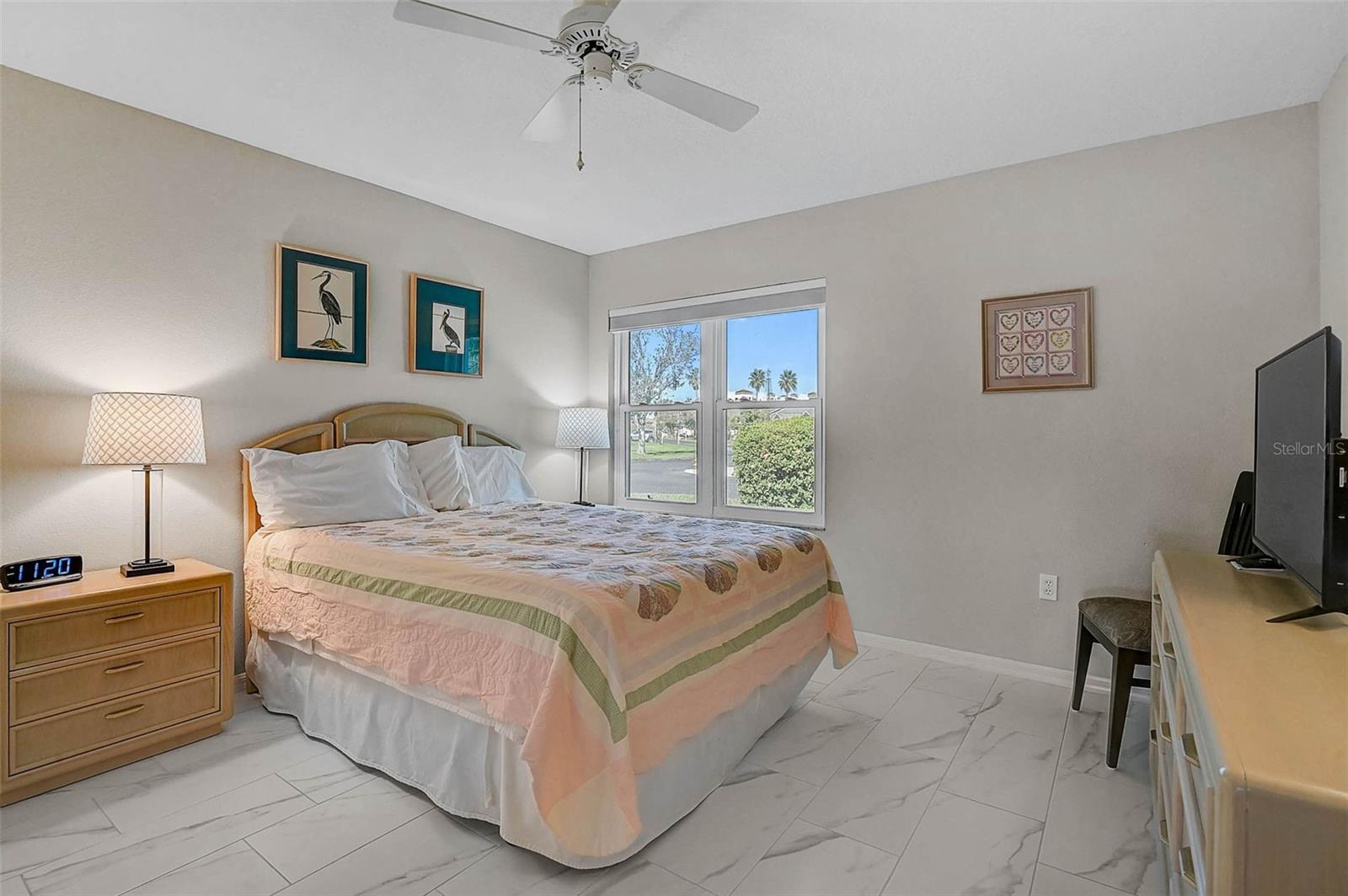 Image 18 of 40 For 1611 Fairway Oaks Drive