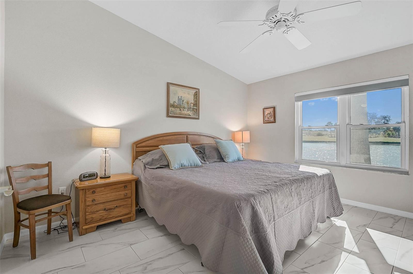 Image 19 of 40 For 1611 Fairway Oaks Drive