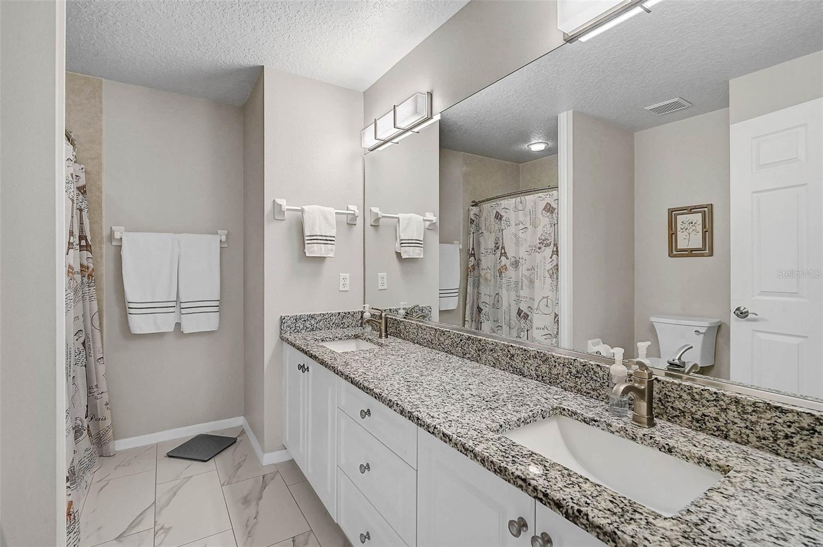 Image 22 of 40 For 1611 Fairway Oaks Drive