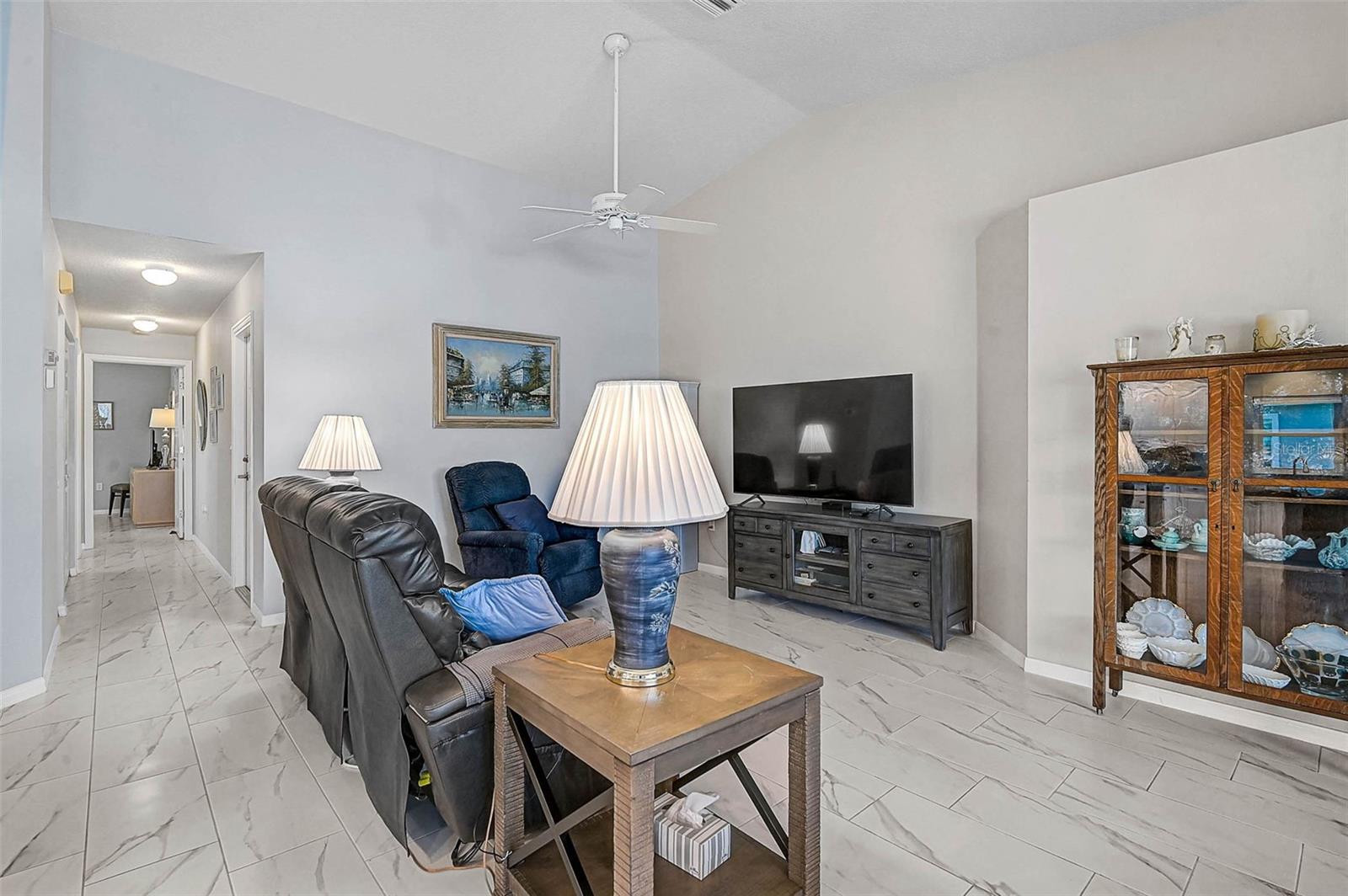 Image 9 of 40 For 1611 Fairway Oaks Drive