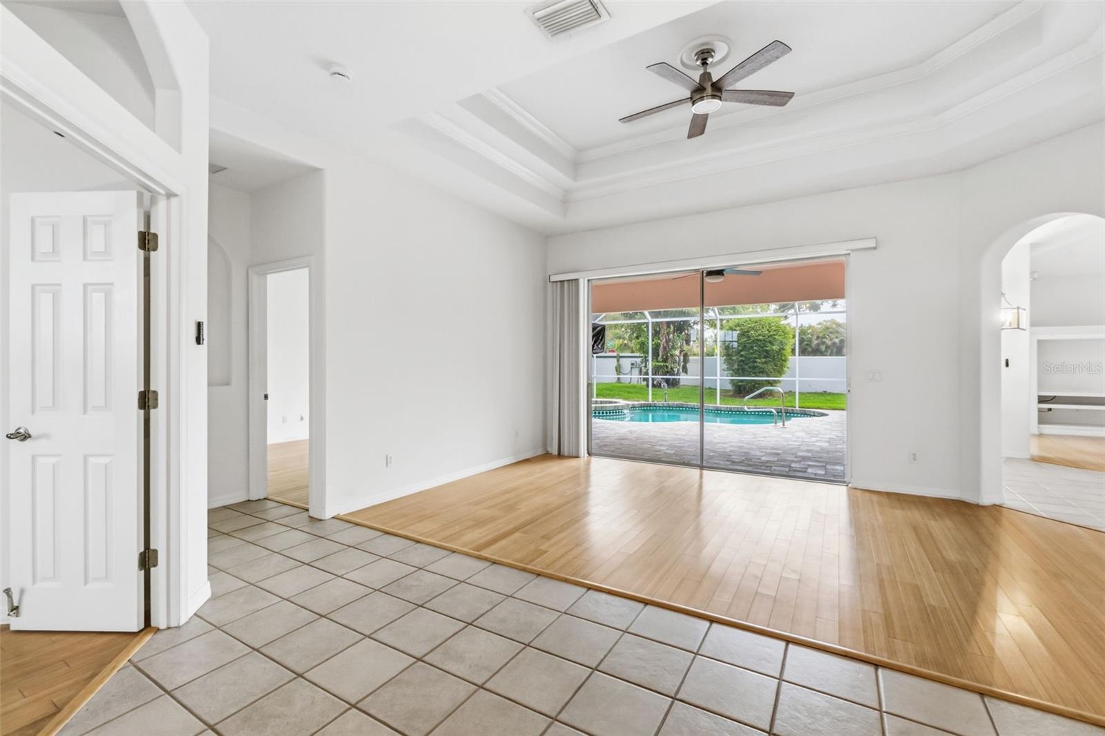 Image 7 of 66 For 4991 Cedar Oak Way