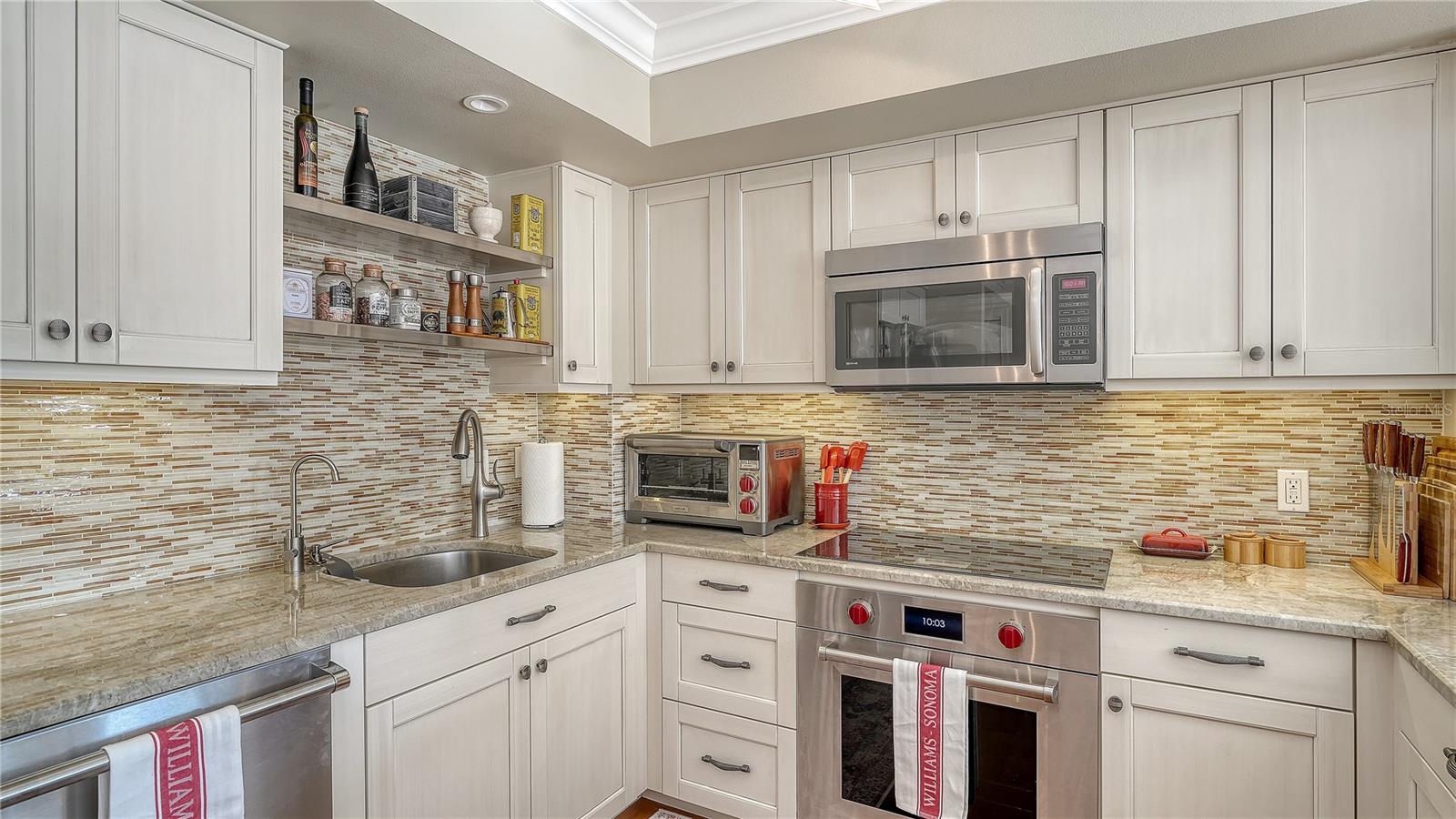 Image 16 of 40 For 775 Longboat Club Road 204