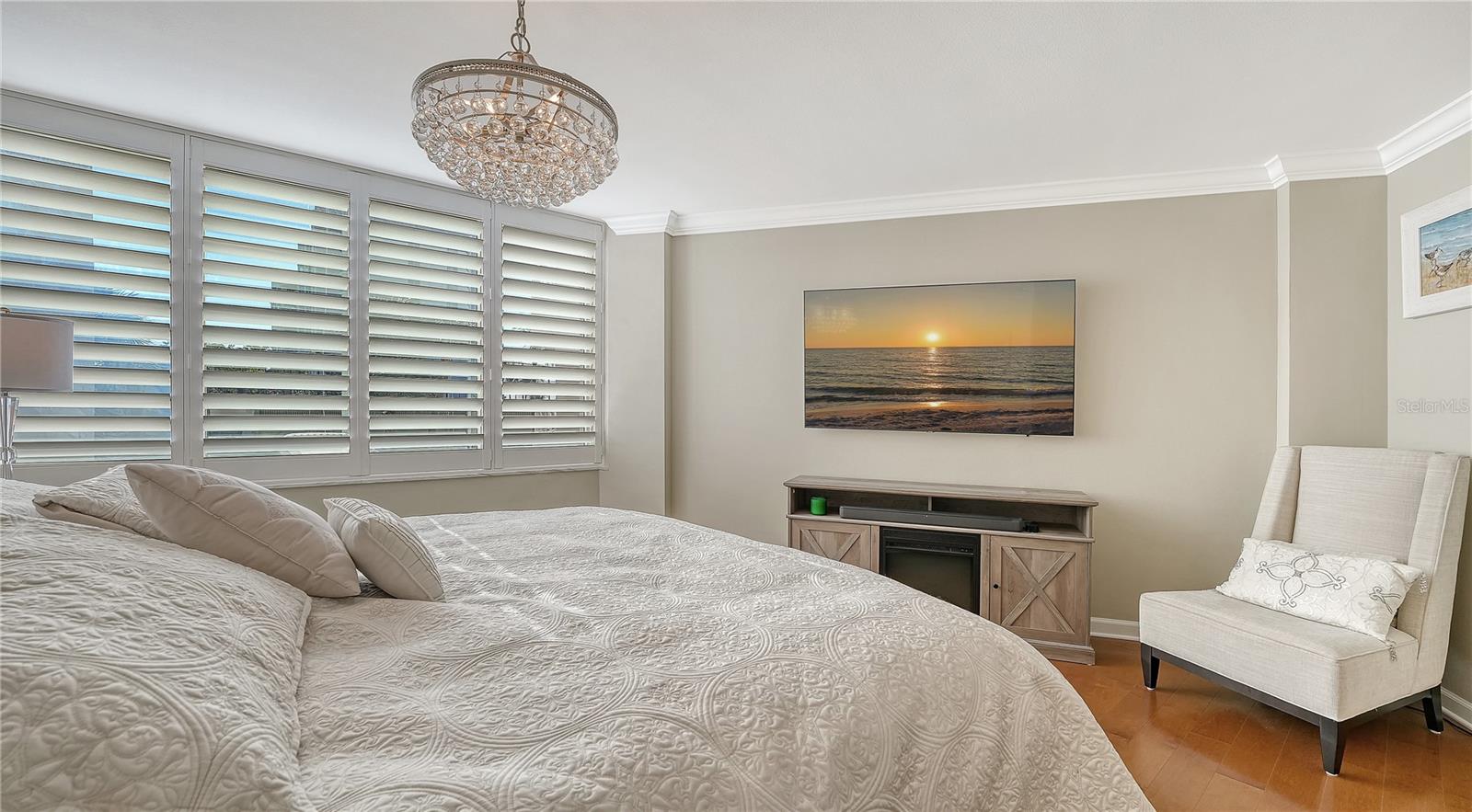 Image 20 of 40 For 775 Longboat Club Road 204