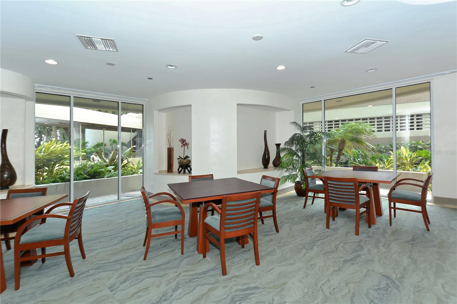 Image 32 of 40 For 775 Longboat Club Road 204