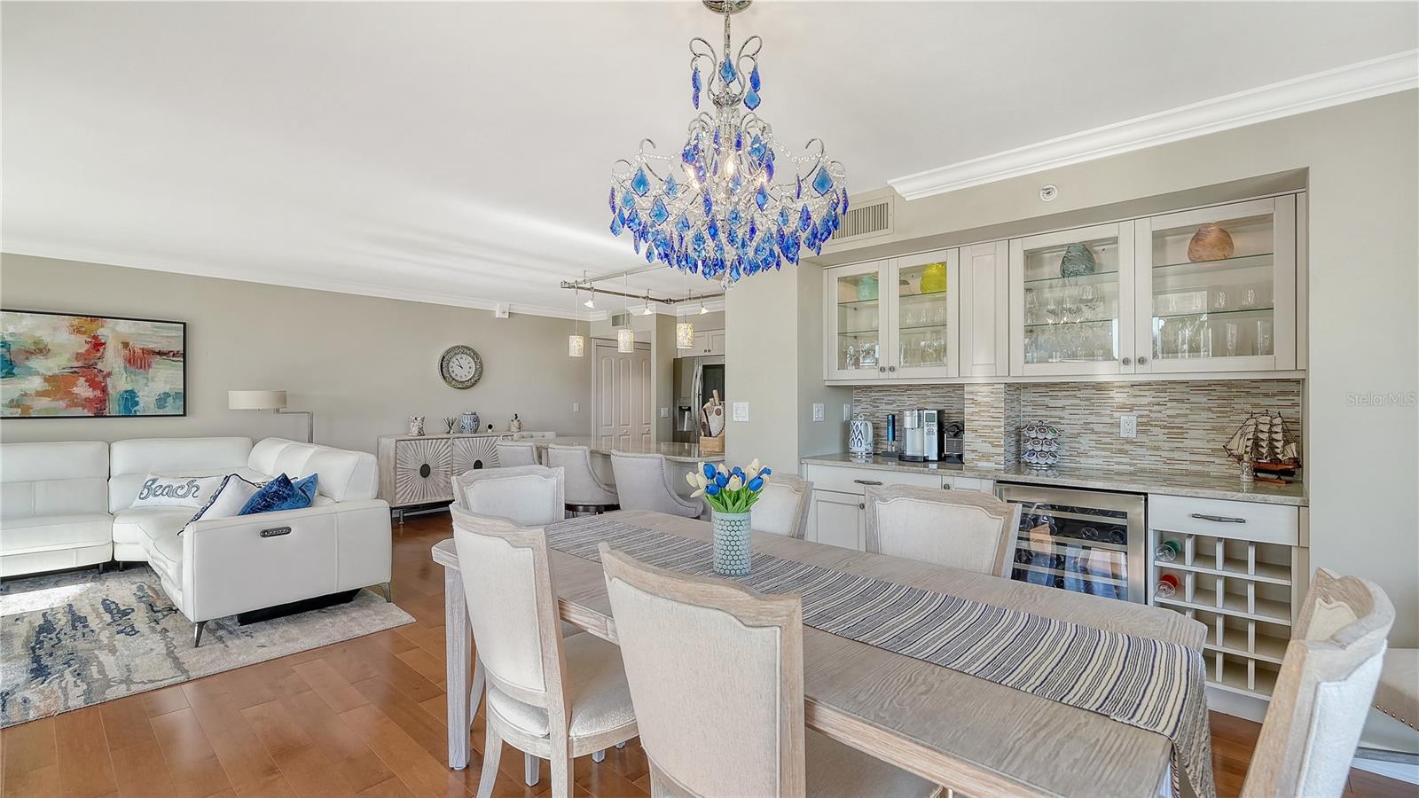 Image 6 of 40 For 775 Longboat Club Road 204