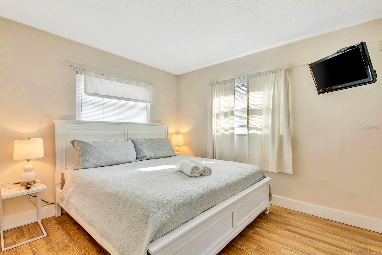 Image 27 of 45 For 207 75th Street E