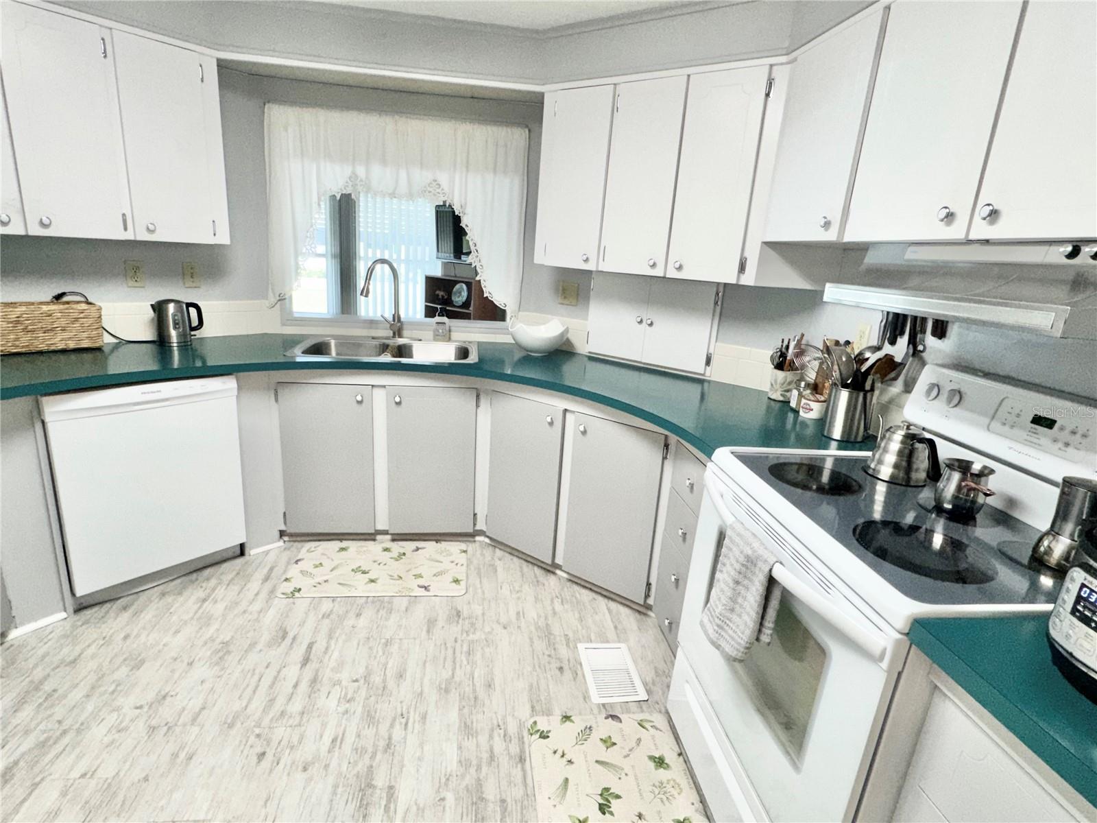 Image 12 of 77 For 4543 12th Street Court E