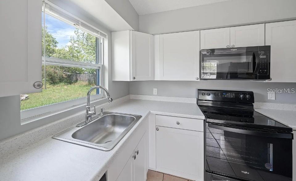 Image 4 of 22 For 2756 Locksley Road