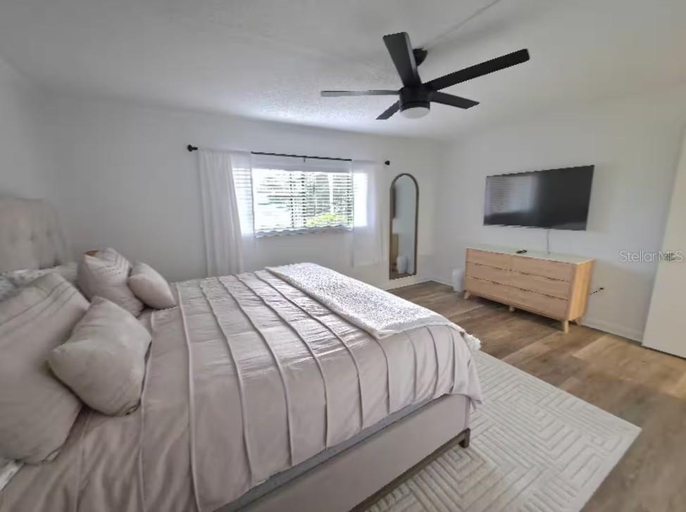 Image 26 of 45 For 3700 Beneva Road 601-613