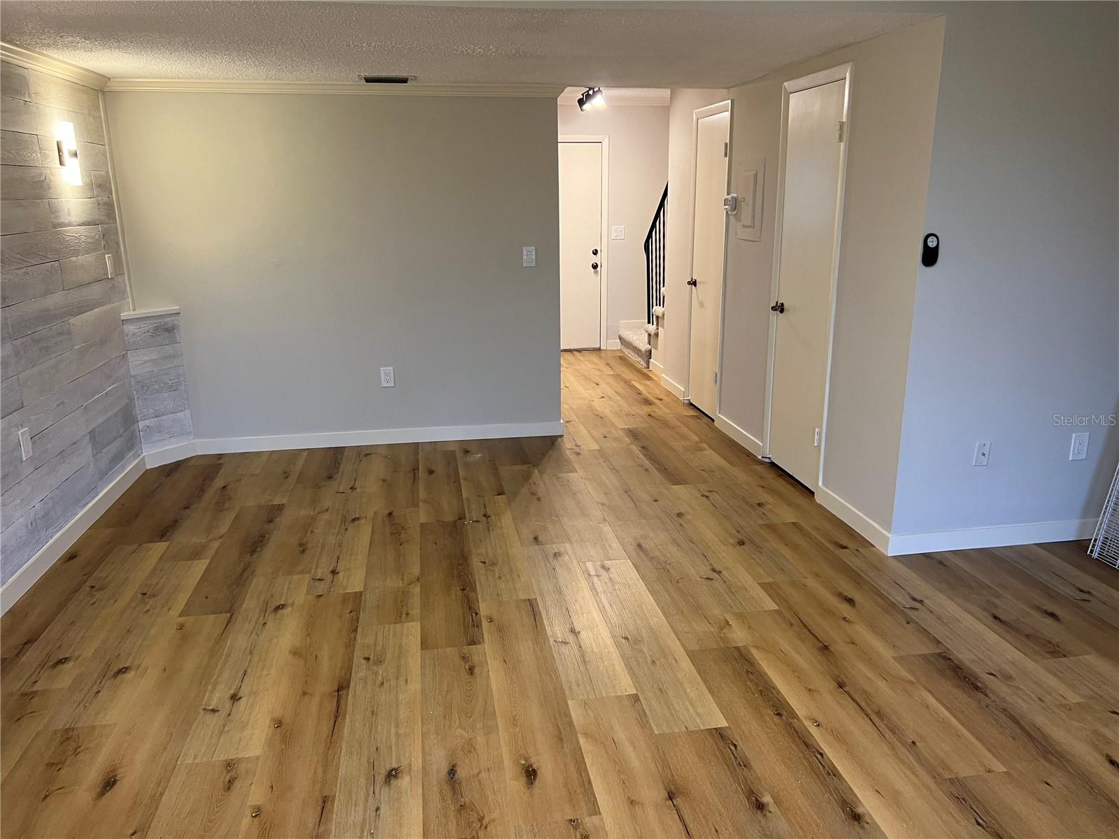 Image 34 of 45 For 3700 Beneva Road 601-613