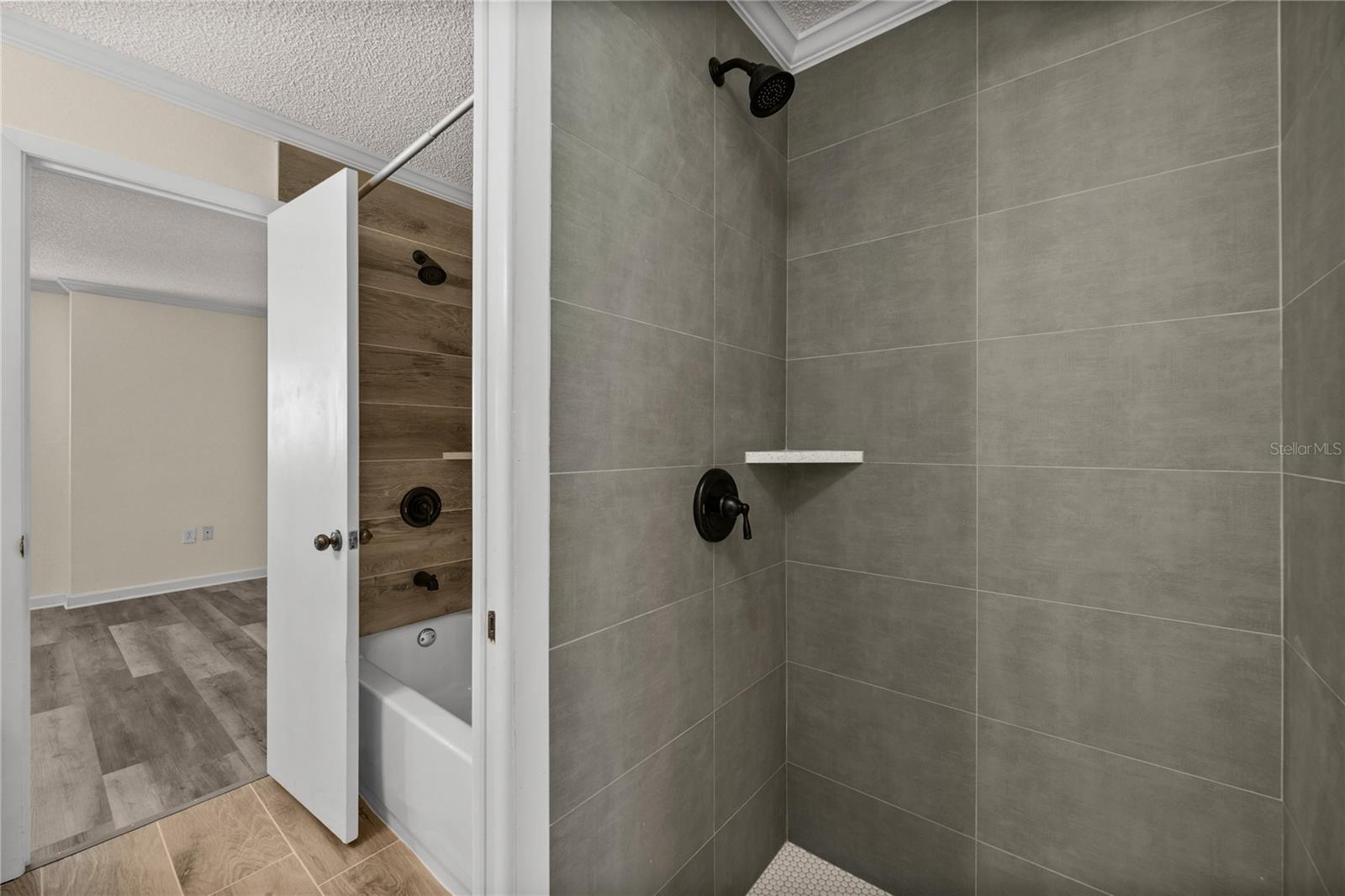 Image 38 of 45 For 3700 Beneva Road 601-613