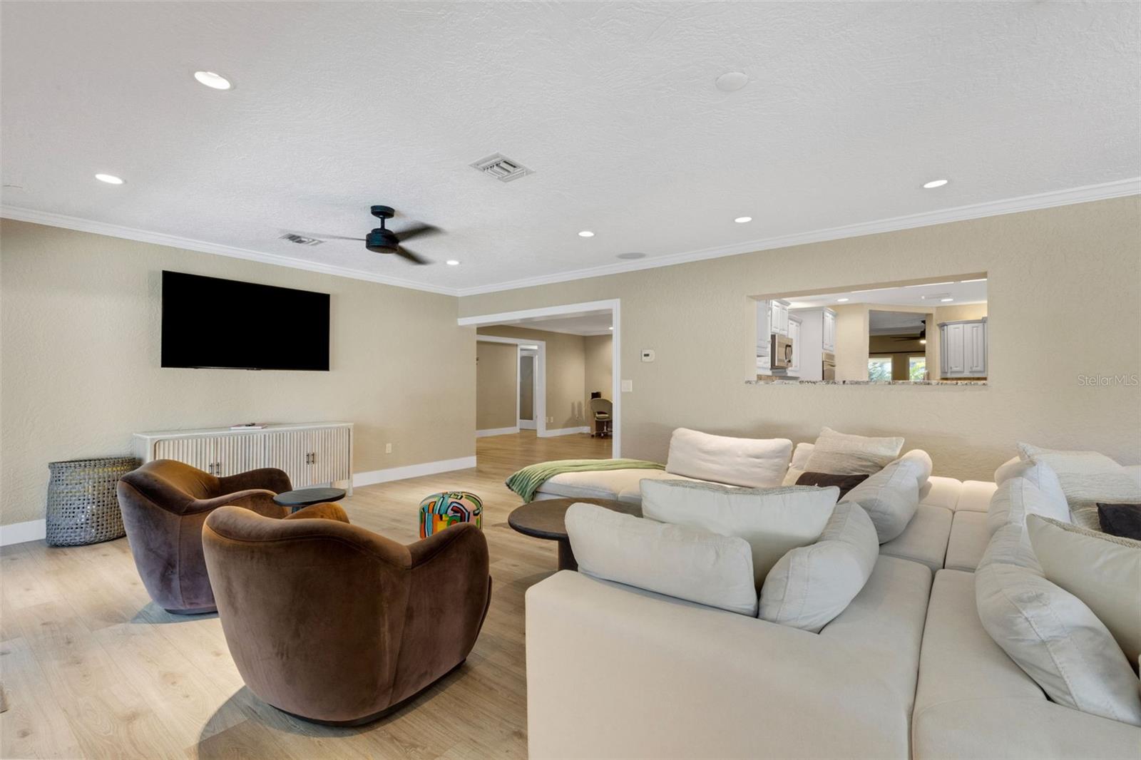 Image 5 of 32 For 10767 Danielle Drive