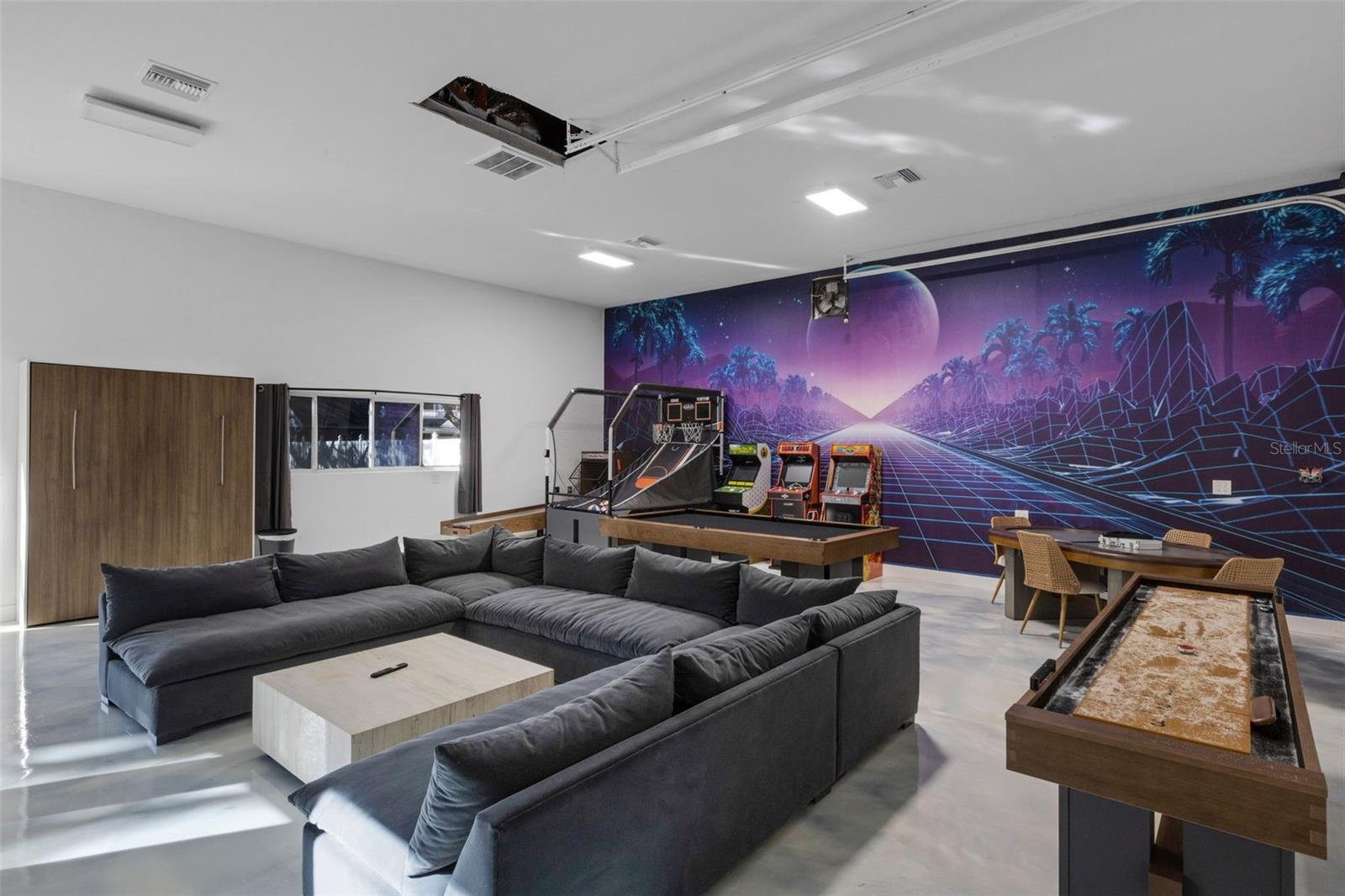 Image 8 of 32 For 10767 Danielle Drive